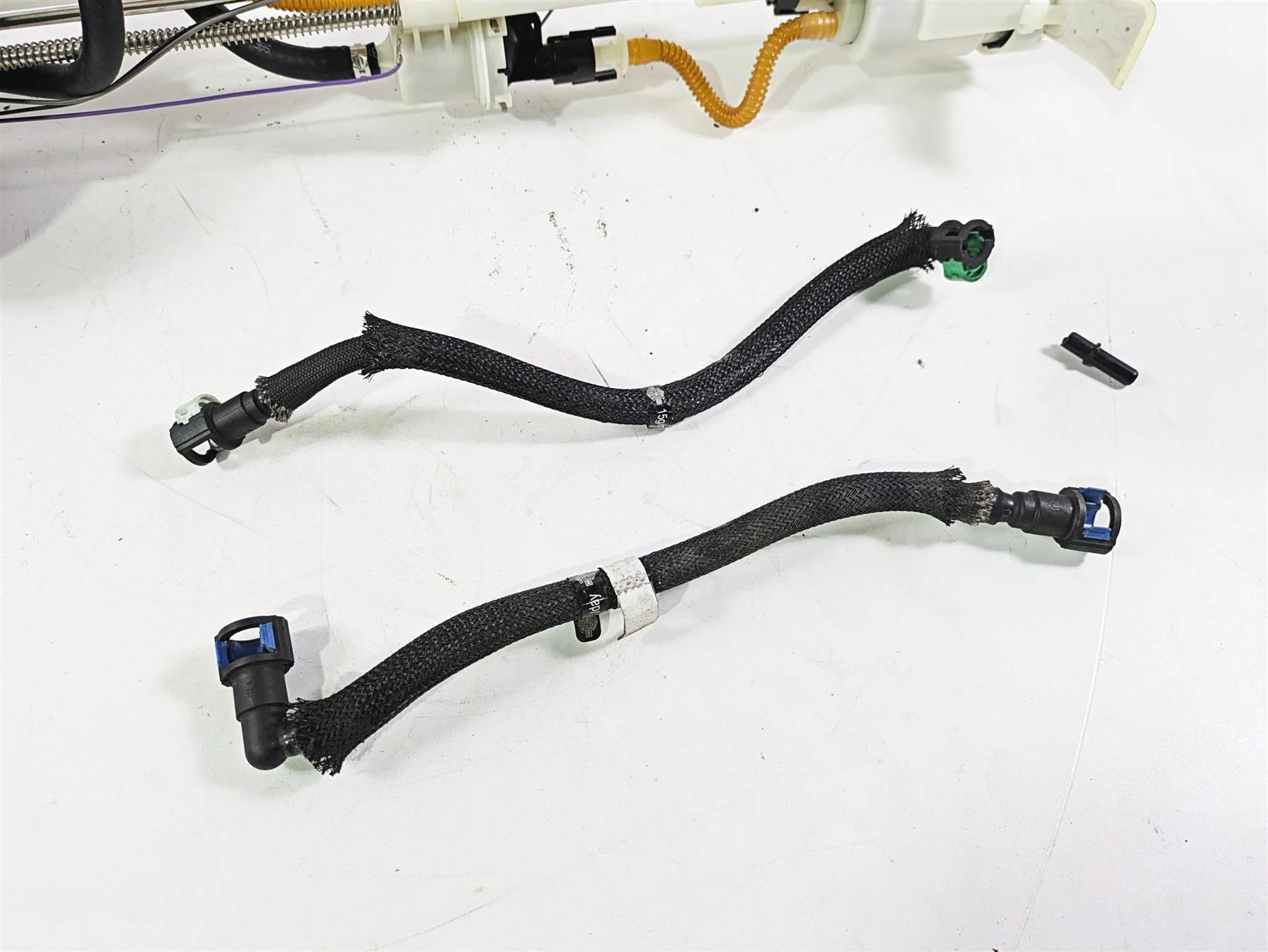 2016 Harley VRSCDX Night Rod Fuel Gas Petrol Pump READ 75123-09 - Image 4