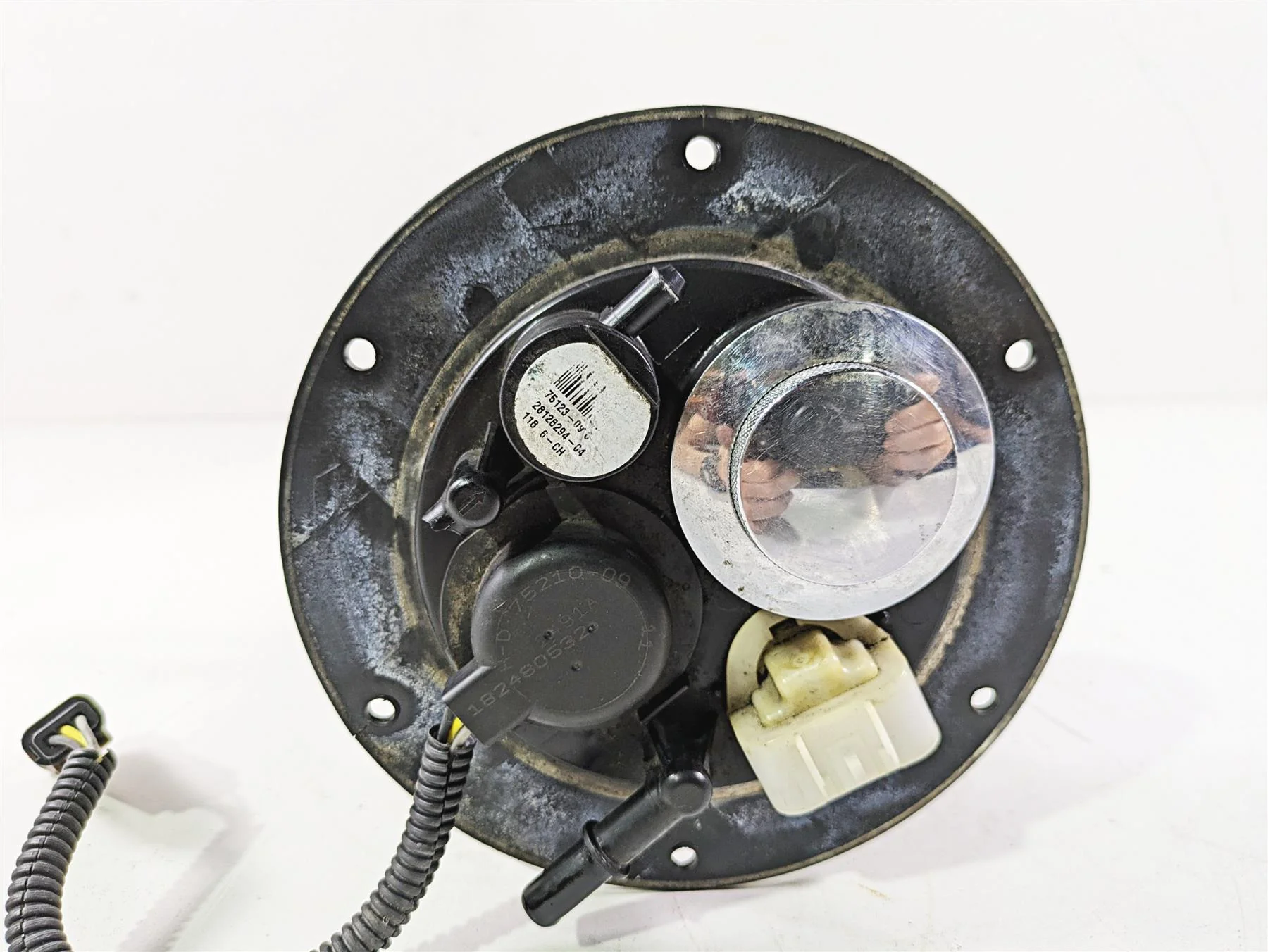 2016 Harley VRSCDX Night Rod Fuel Gas Petrol Pump READ 75123-09 - Image 6