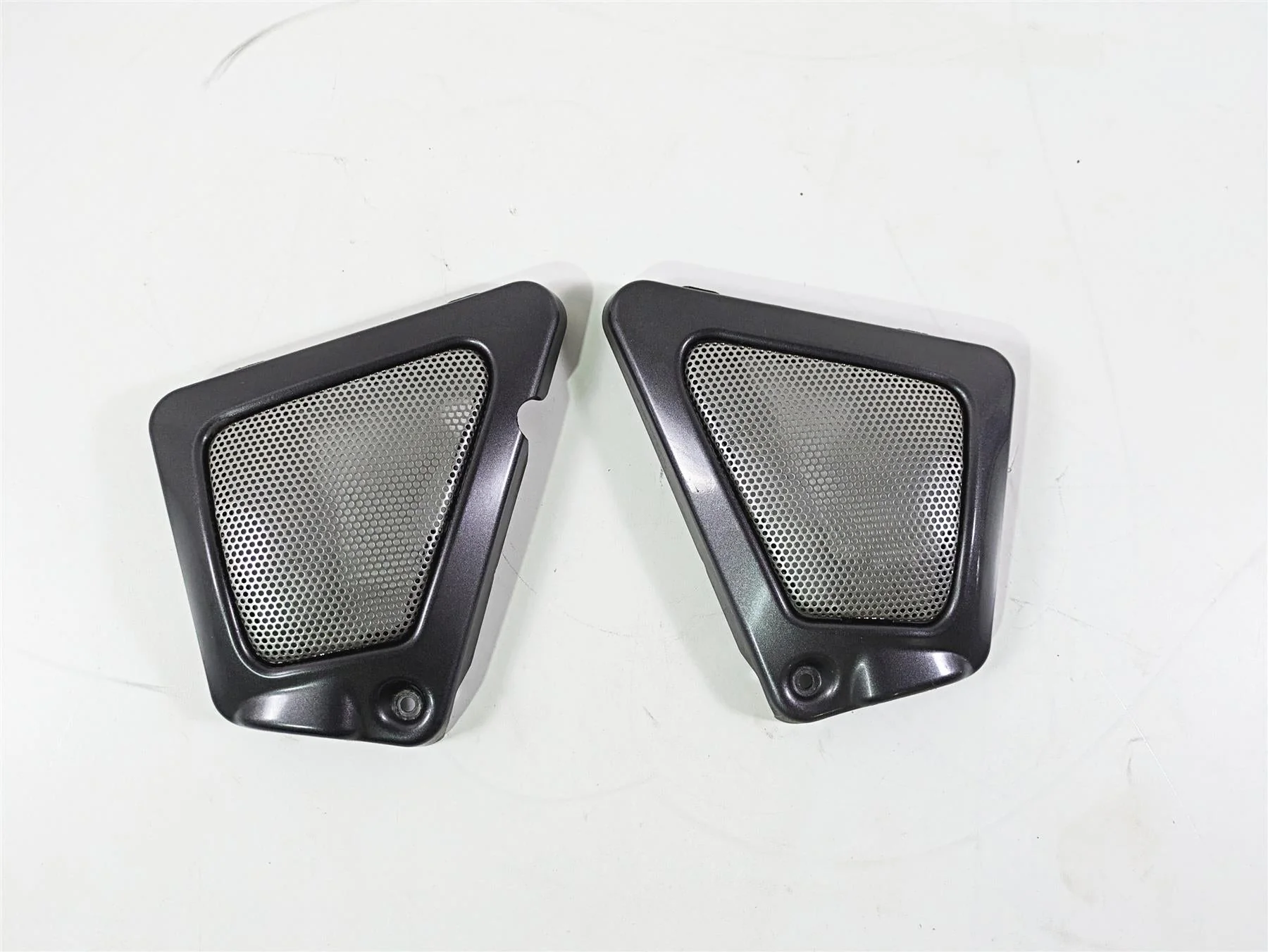 2016 Harley VRSCDX Night Rod Neck Cover Fairing Set 66297-07 66296-07 - Image 4