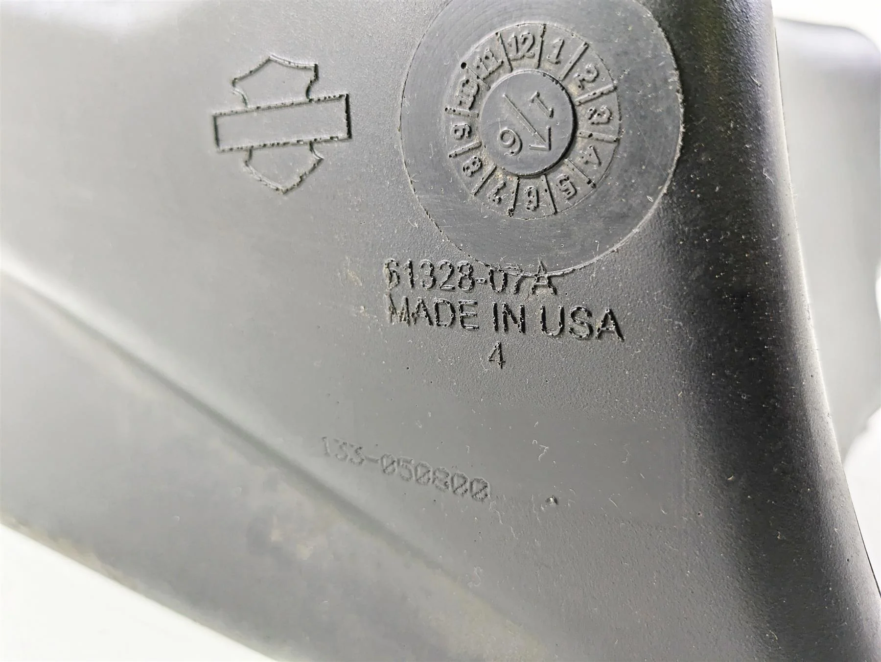 2016 Harley VRSCDX Night Rod Plastic Fuel Gas Petrol Tank 62921-07A - Image 9
