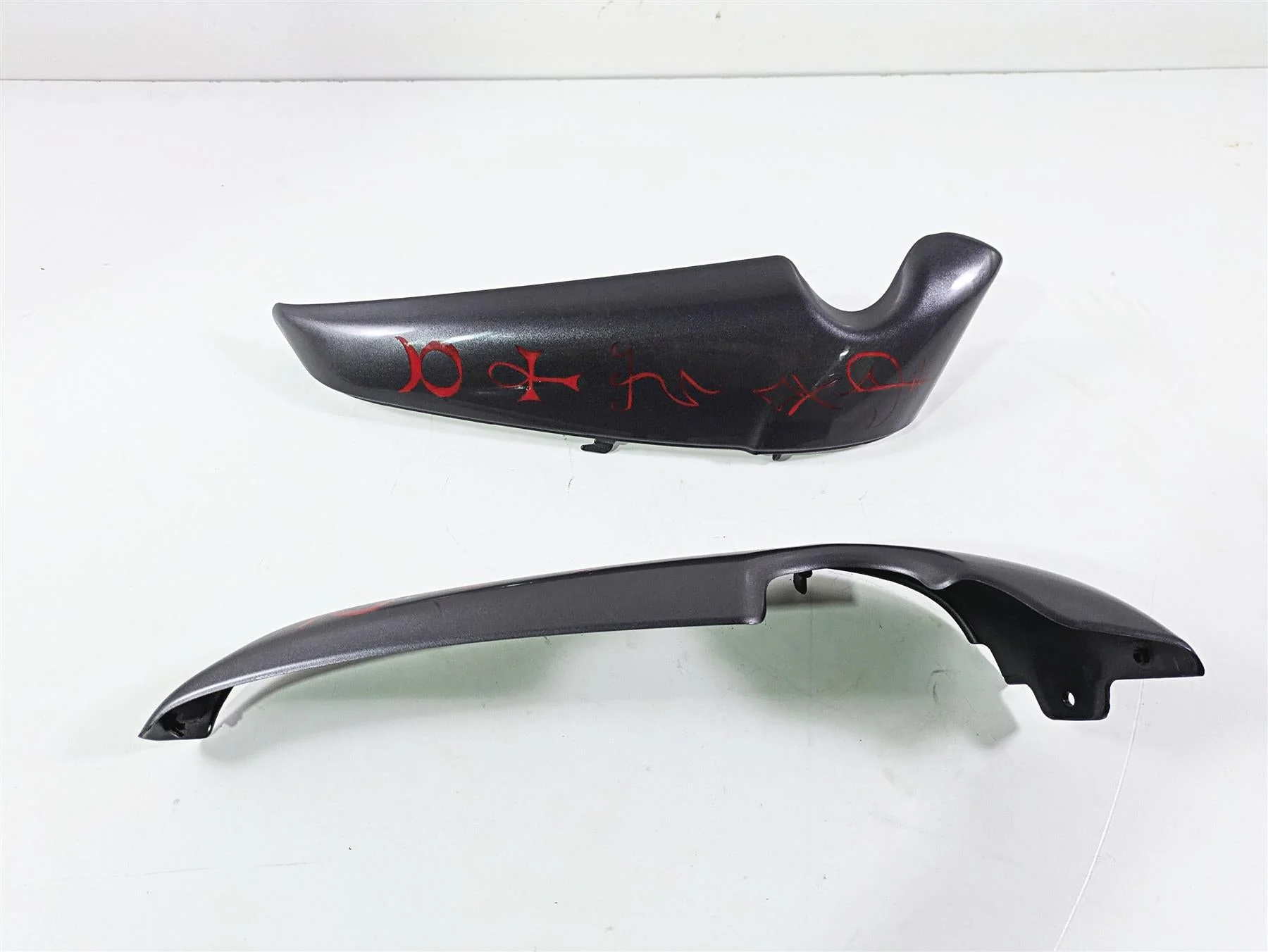 2016 Harley VRSCDX Night Rod Radiator Side Cover Fairing Set 66157-07 66158-07 - Image 2
