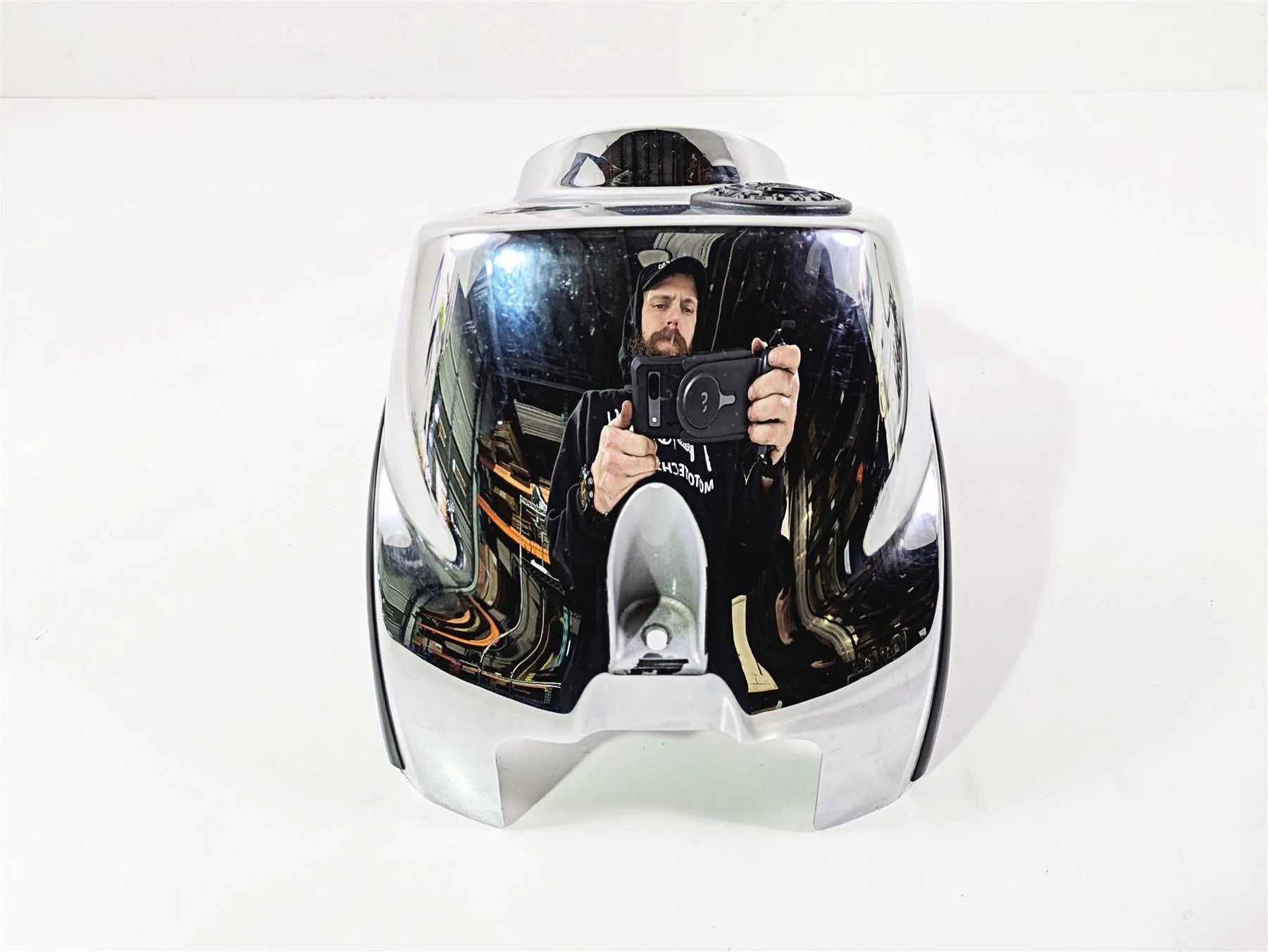 2016 Indian Chief Classic Chrome Fuel Gas Tank Cover Panel 5633355 - Image 2