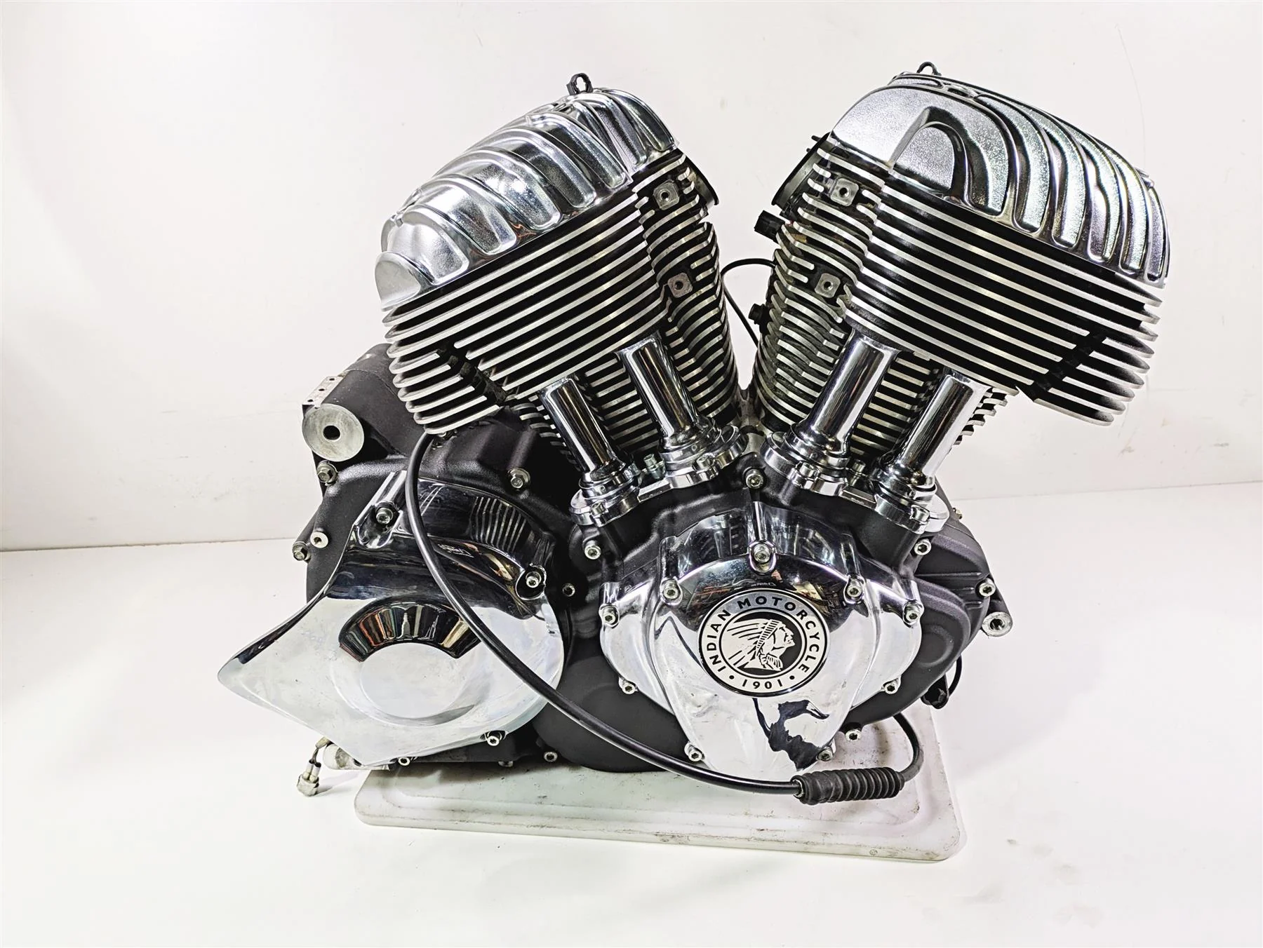 2016 Indian Chief Classic Engine Motor Thunderstroke 111 -14k 1205044 2208414 - Image 2