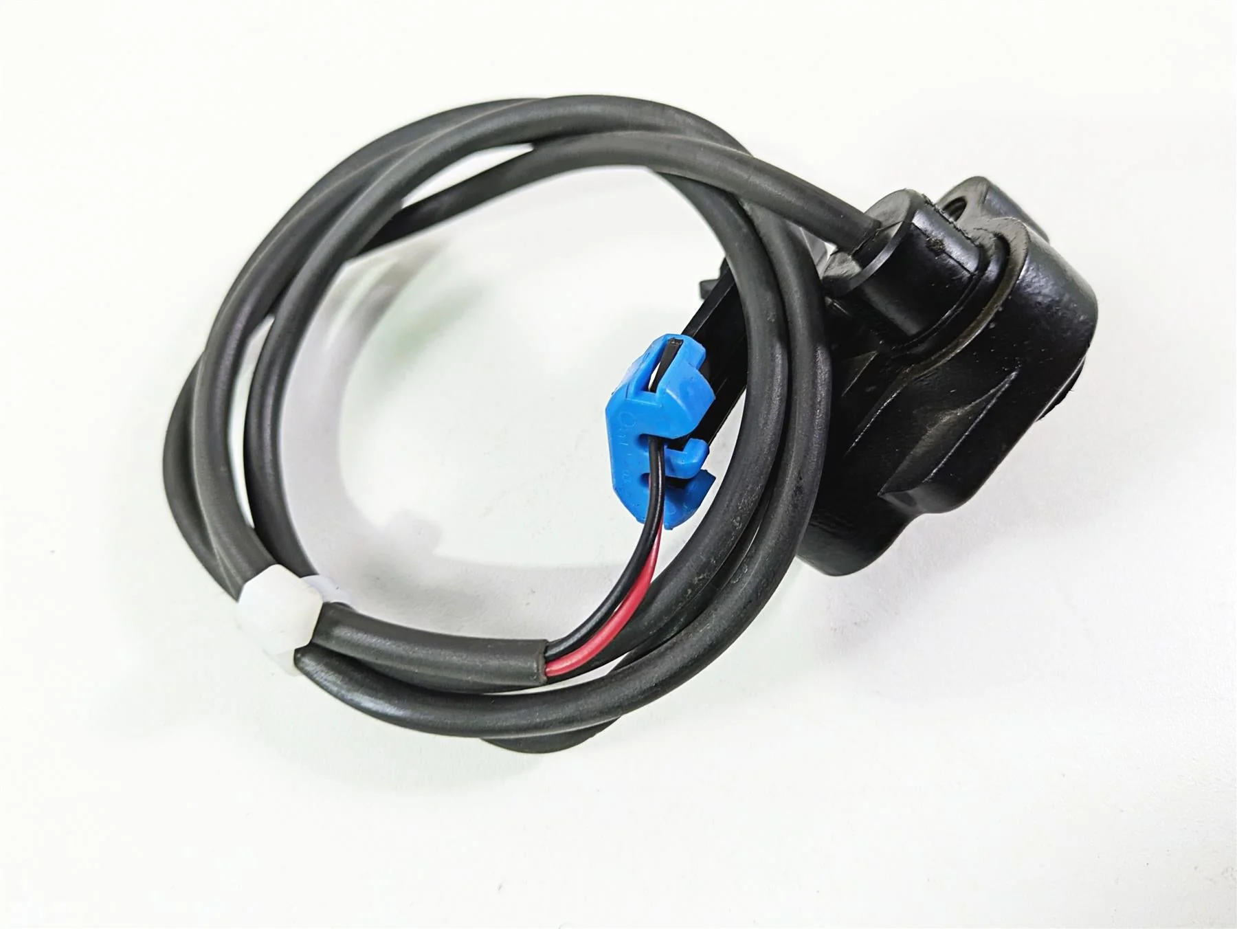 2016 Indian Chief Classic Front Abs Wheel Speed Sensor 4013251 - Image 9