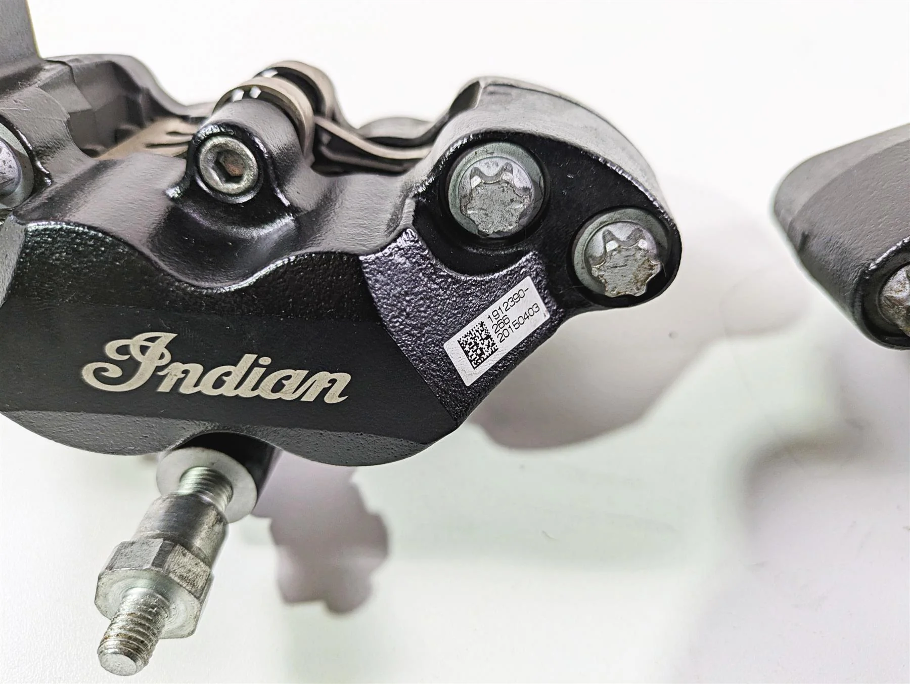 2016 Indian Chief Classic Front Brake Caliper Set 1912390 1912391 - Image 7