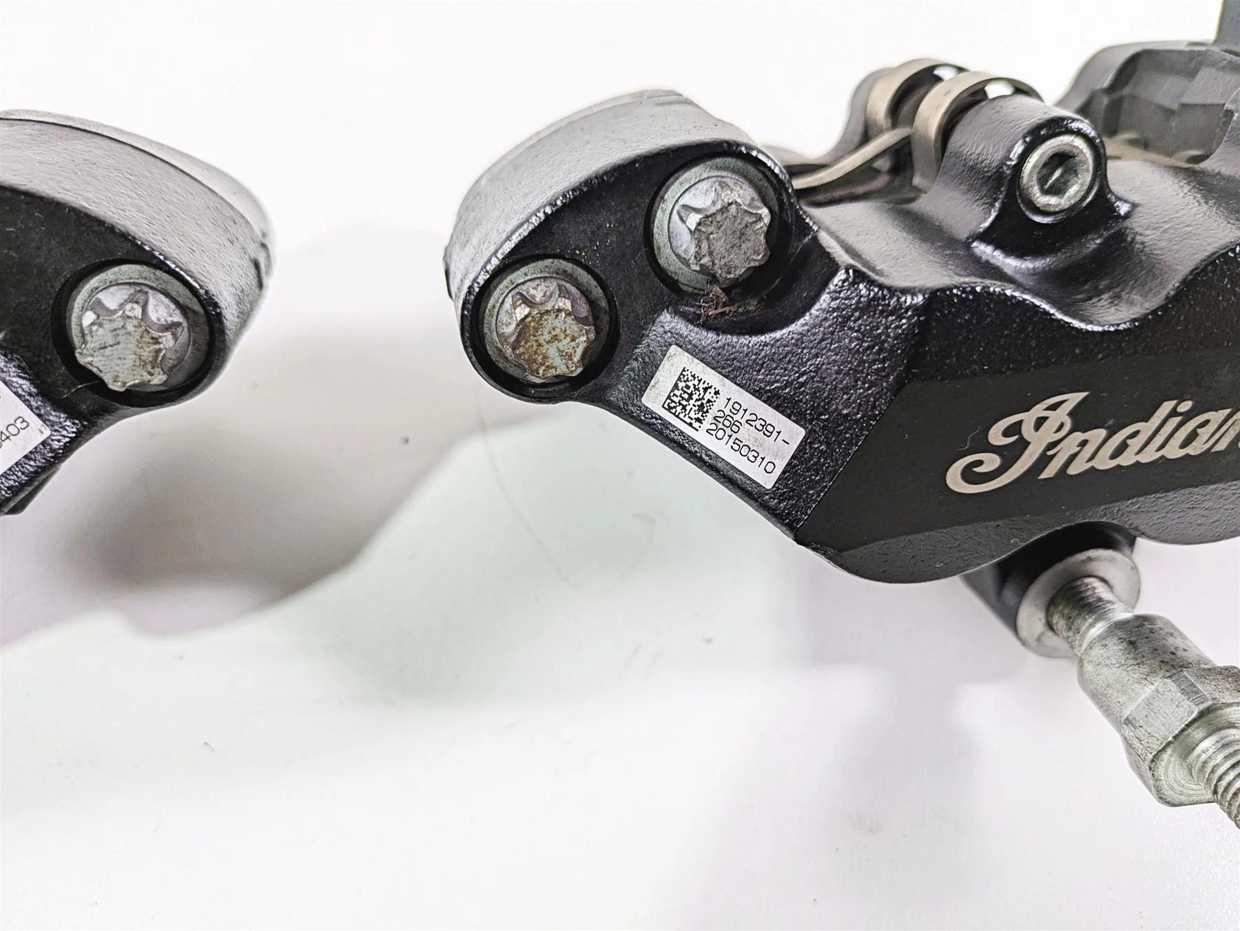 2016 Indian Chief Classic Front Brake Caliper Set 1912390 1912391 - Image 8