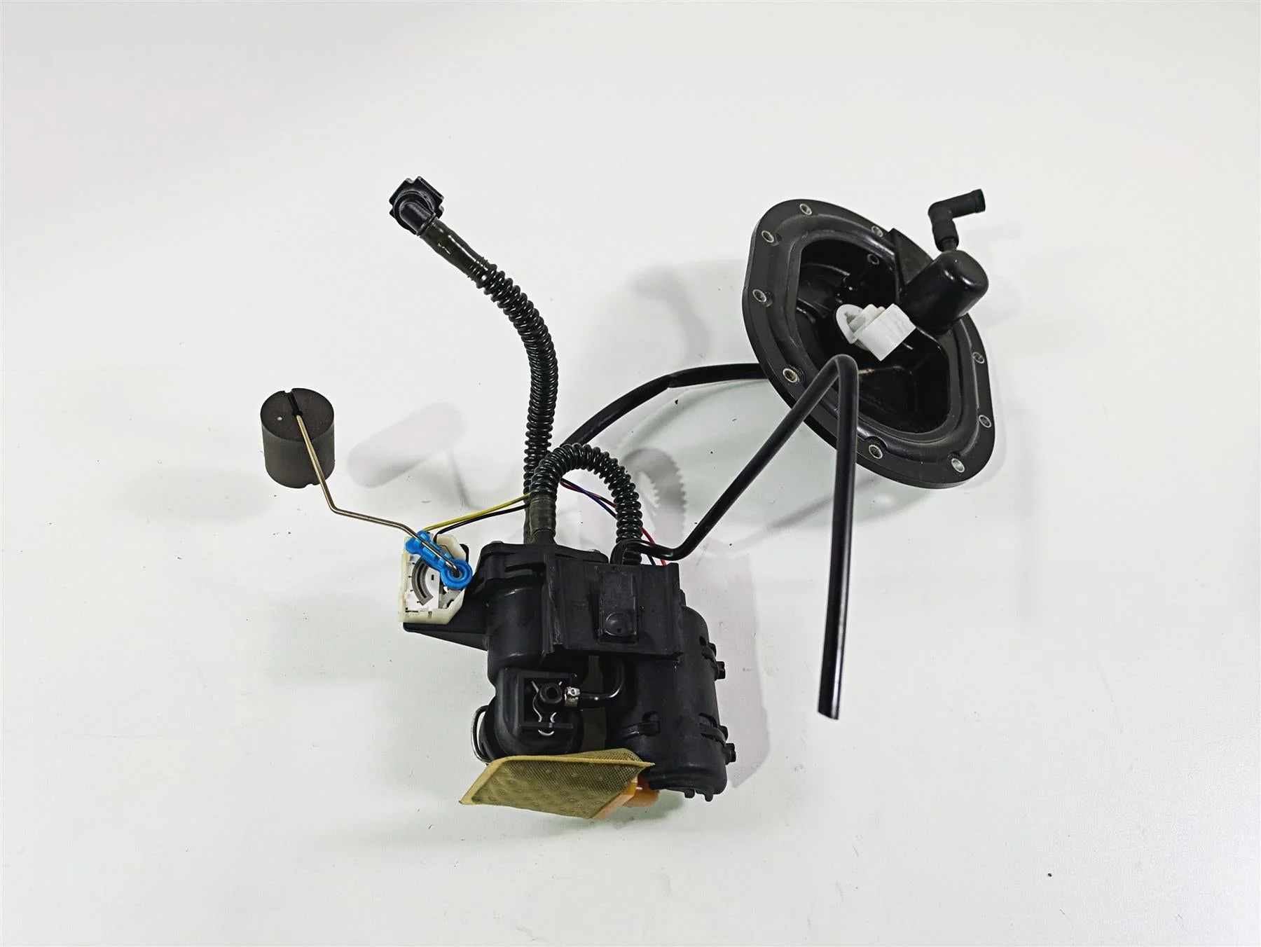 2016 Indian Chief Classic Fuel Gas Petrol Pump & Level Sender - Read 2522160 - Image 3