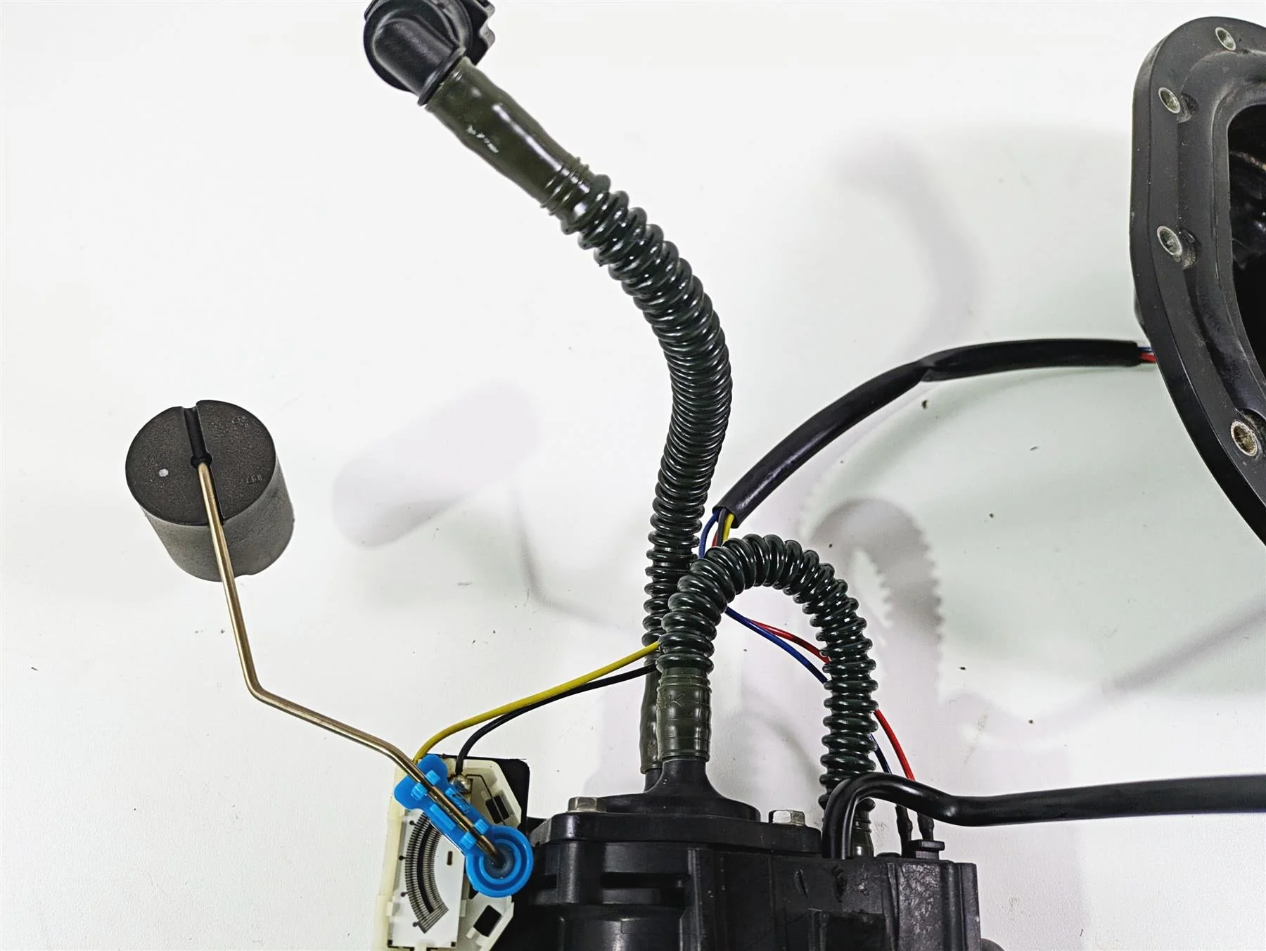 2016 Indian Chief Classic Fuel Gas Petrol Pump & Level Sender - Read 2522160 - Image 8