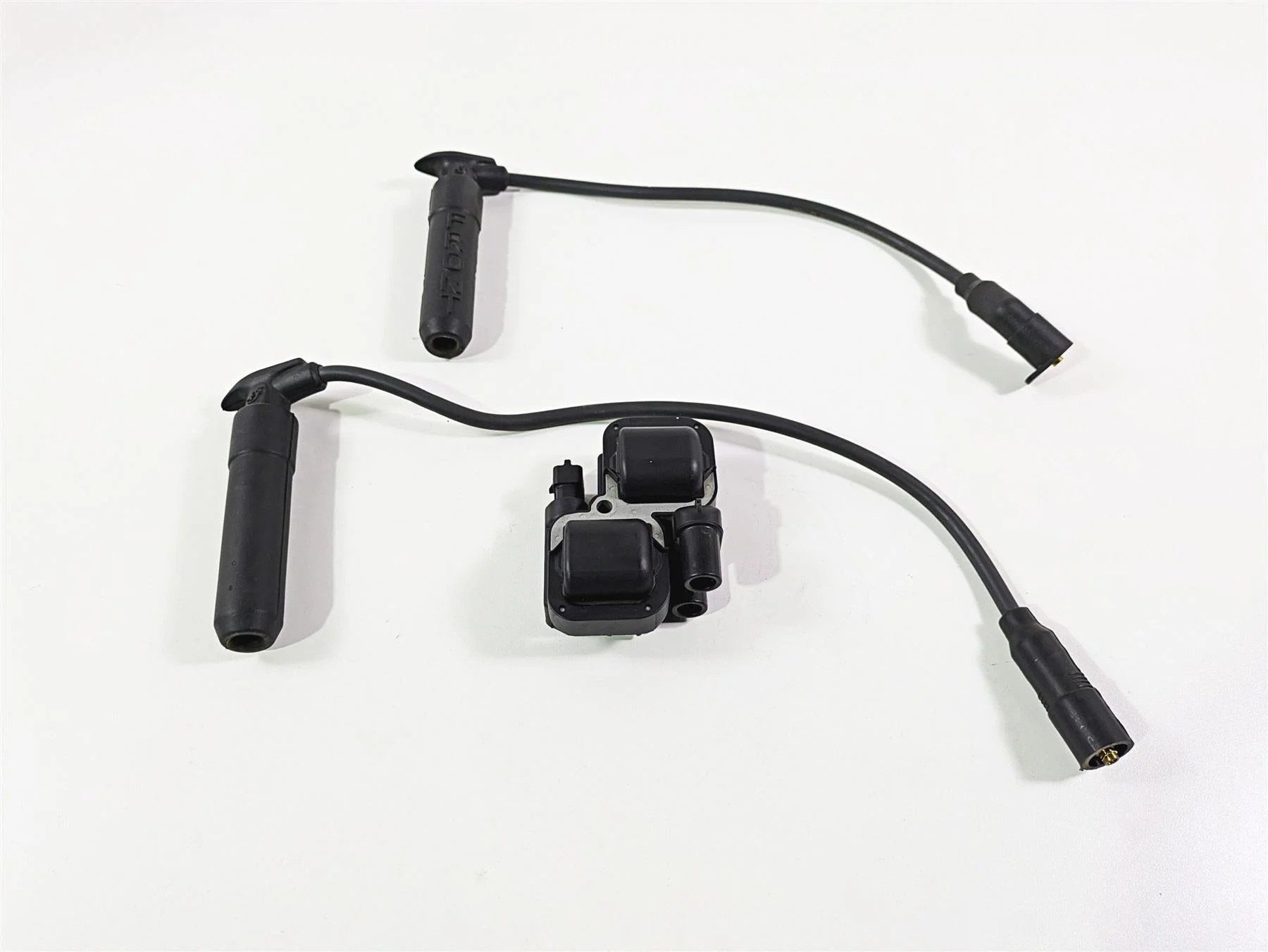2016 Indian Chief Classic Ignition Coil & Wires Plugs Set 4010425 2876049 - Image 10