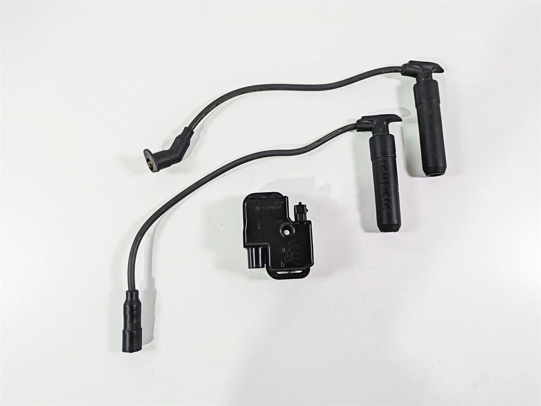 2016 Indian Chief Classic Ignition Coil & Wires Plugs Set 4010425 2876049 - Image 4