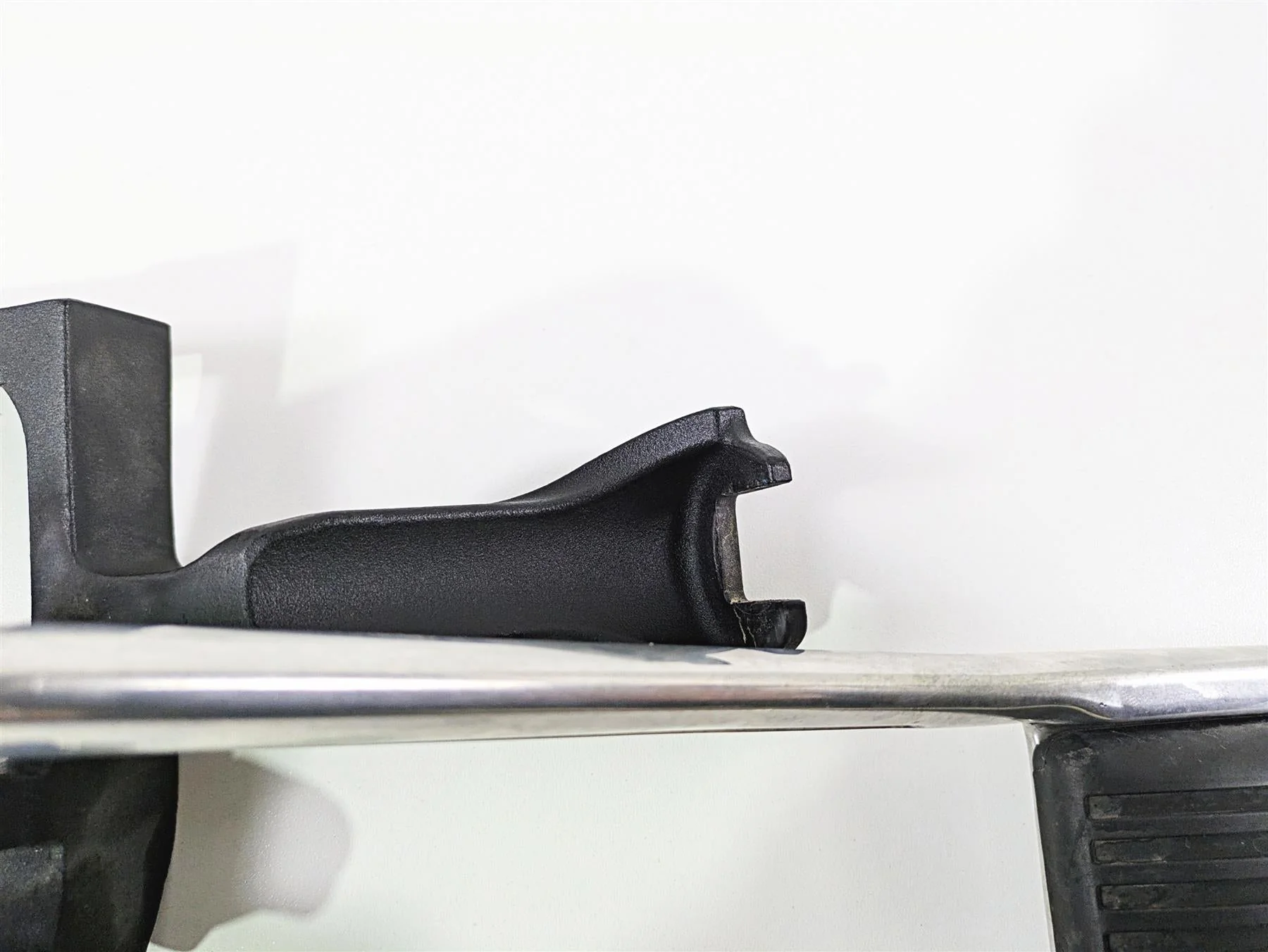2016 Indian Chief Classic Left Front Floor Board Mount & Brake Pedal 1019864 - Image 10