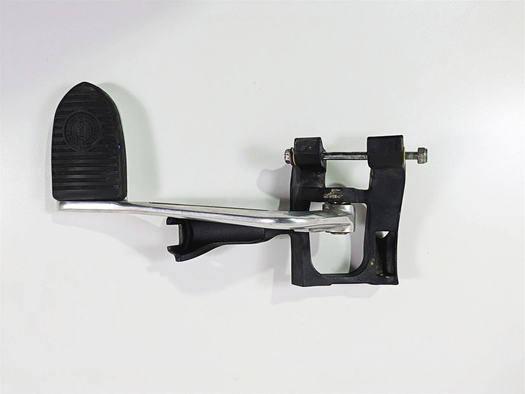 2016 Indian Chief Classic Left Front Floor Board Mount & Brake Pedal 1019864 - Image 5