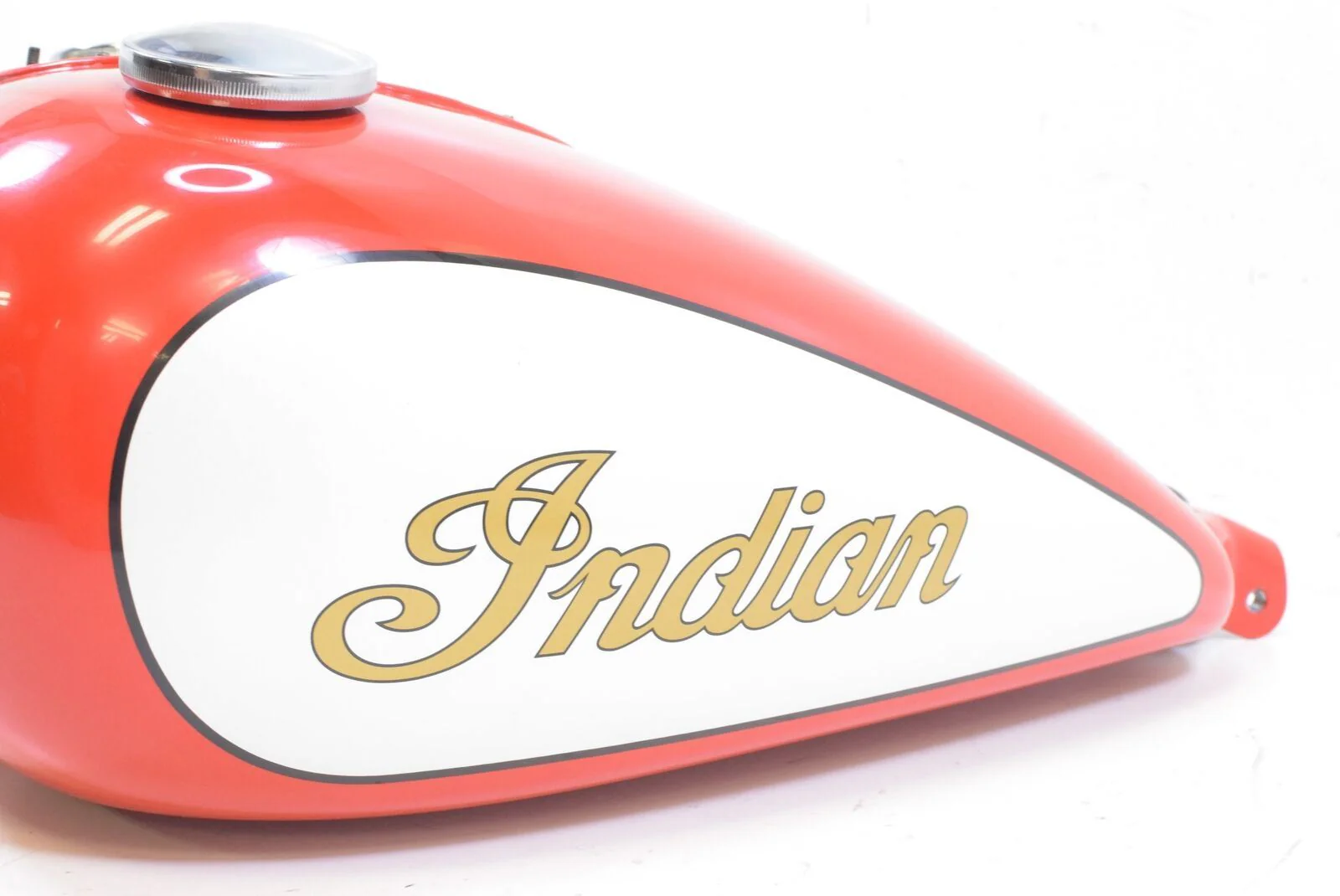2016 Indian Chief Classic Nice Gas Fuel Petrol Tank - No Scratches 1021996-329 - Image 10