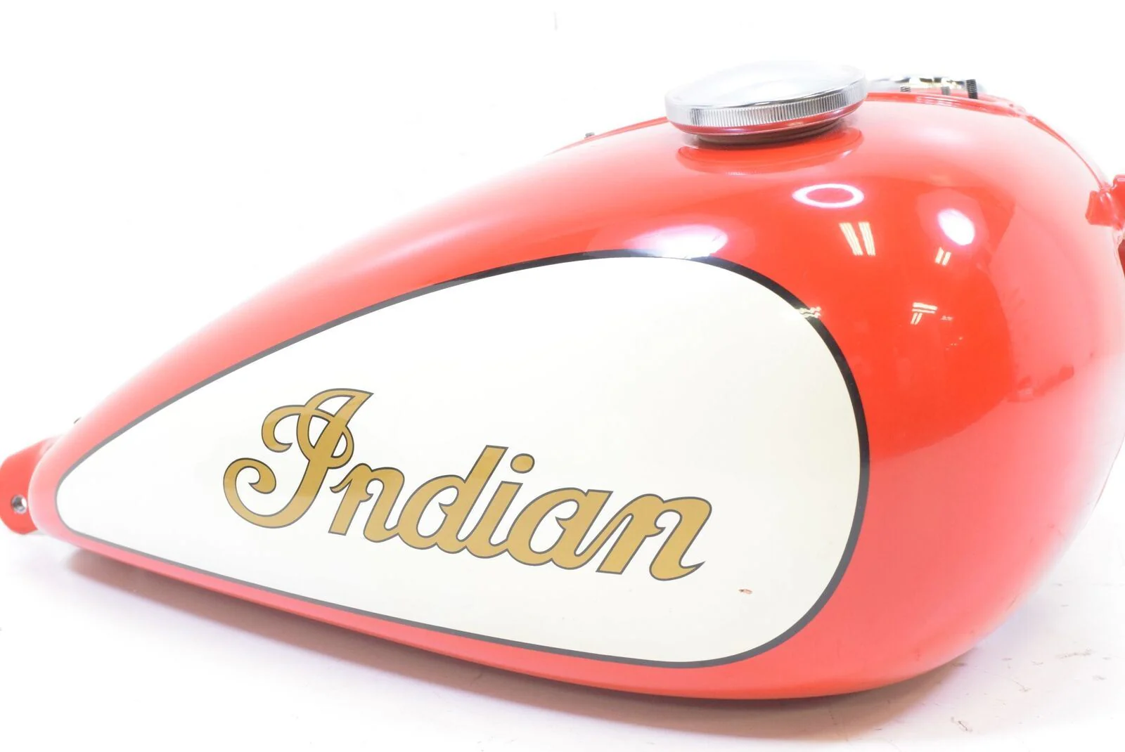 2016 Indian Chief Classic Nice Gas Fuel Petrol Tank - No Scratches 1021996-329 - Image 8
