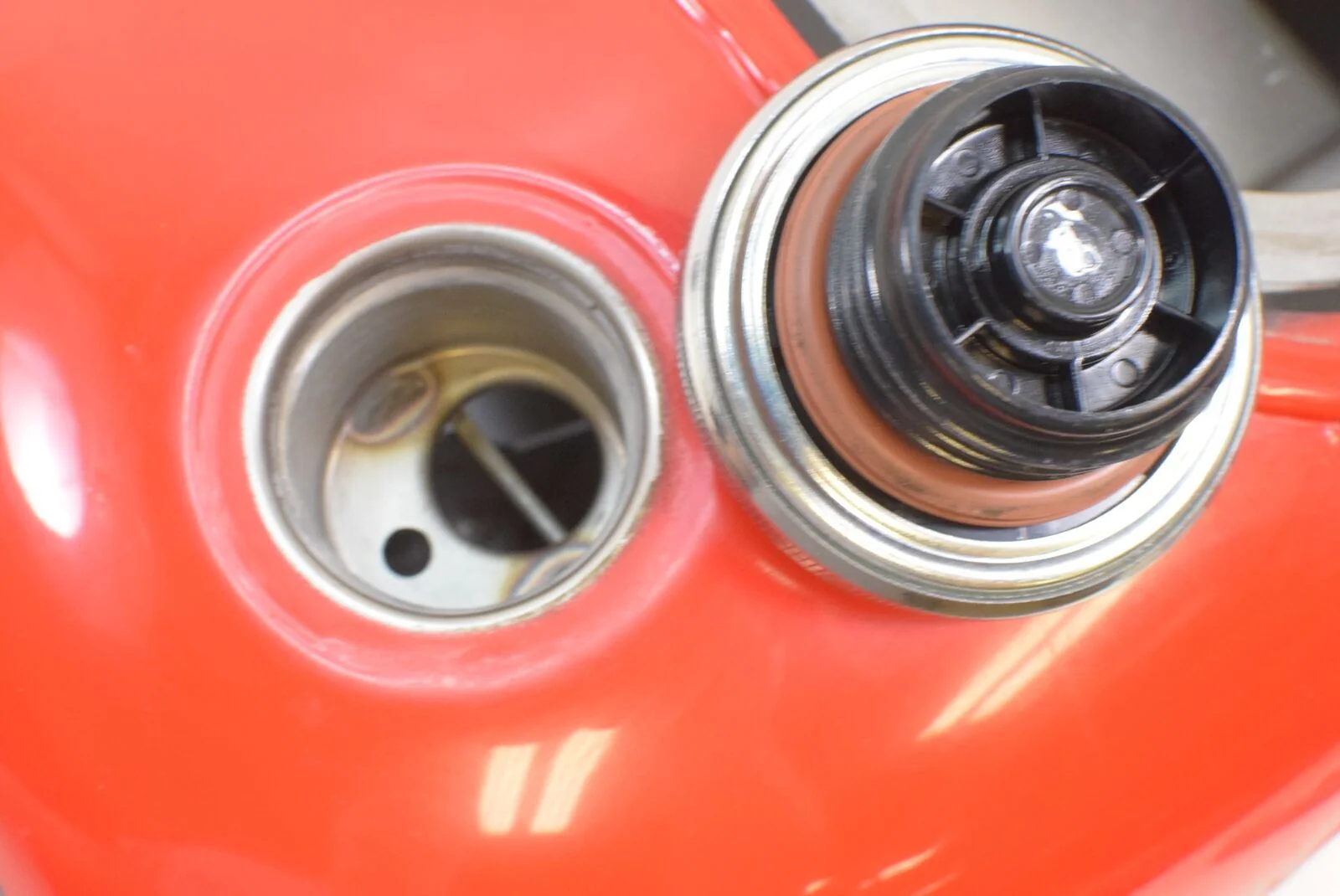 2016 Indian Chief Classic Nice Gas Fuel Petrol Tank - No Scratches 1021996-329 - Image 9