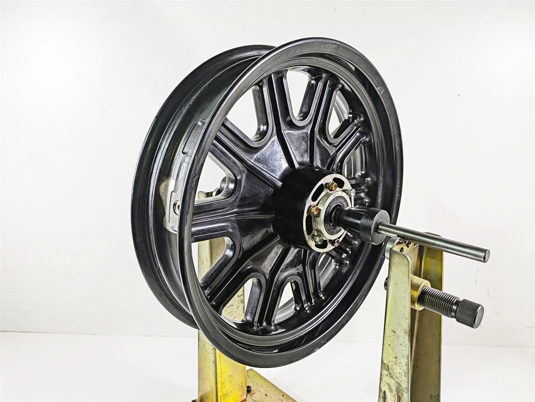 2016 Indian Chief Classic Straight 16x3.5 Front Wheel Rim 1522505 - Image 11