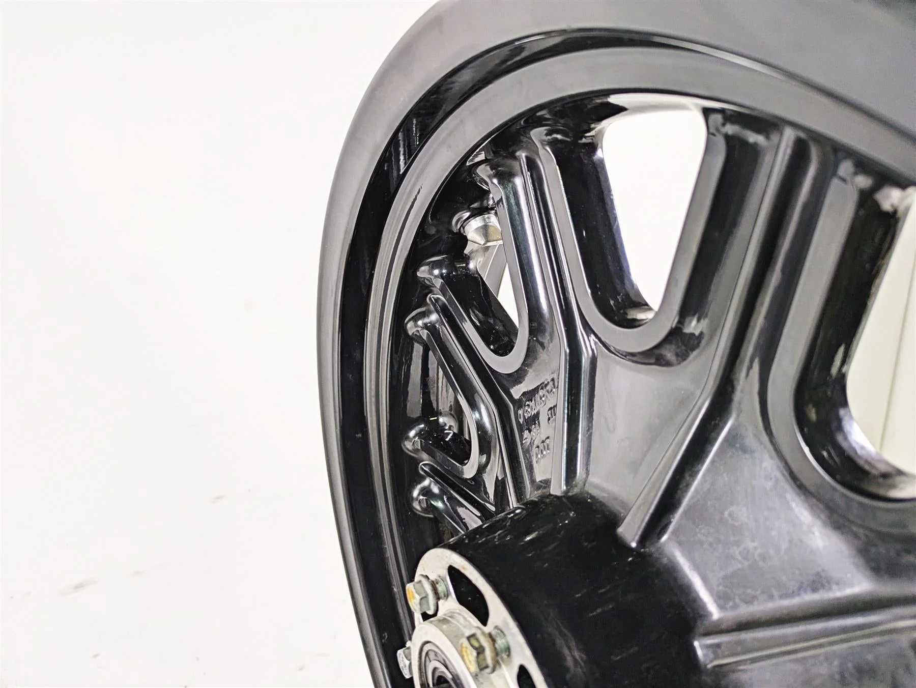 2016 Indian Chief Classic Straight 16x3.5 Front Wheel Rim 1522505 - Image 9