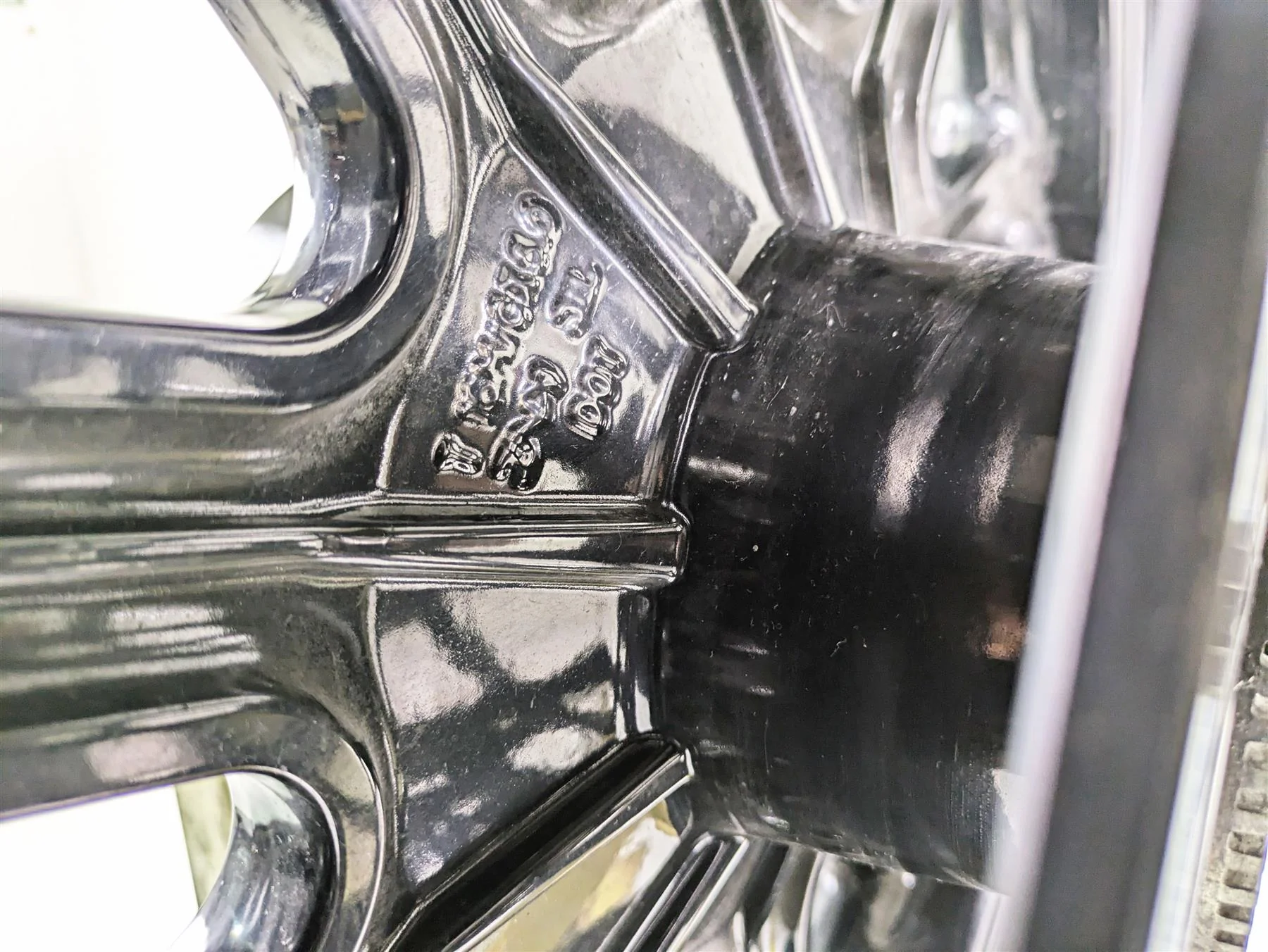 2016 Indian Chief Classic Straight 16x5 Rear Wheel Rim 1522506 - Image 4