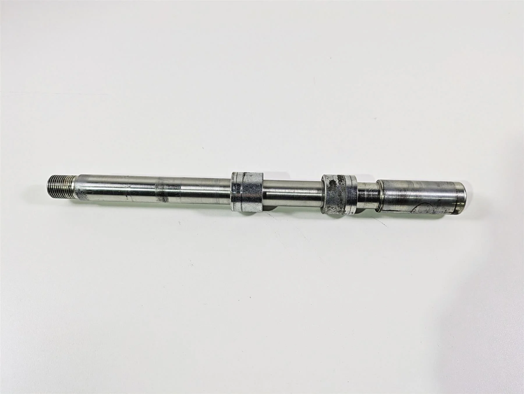 2016 Indian Chief Classic Straight Front Axle Wheel Spindle 5138509
