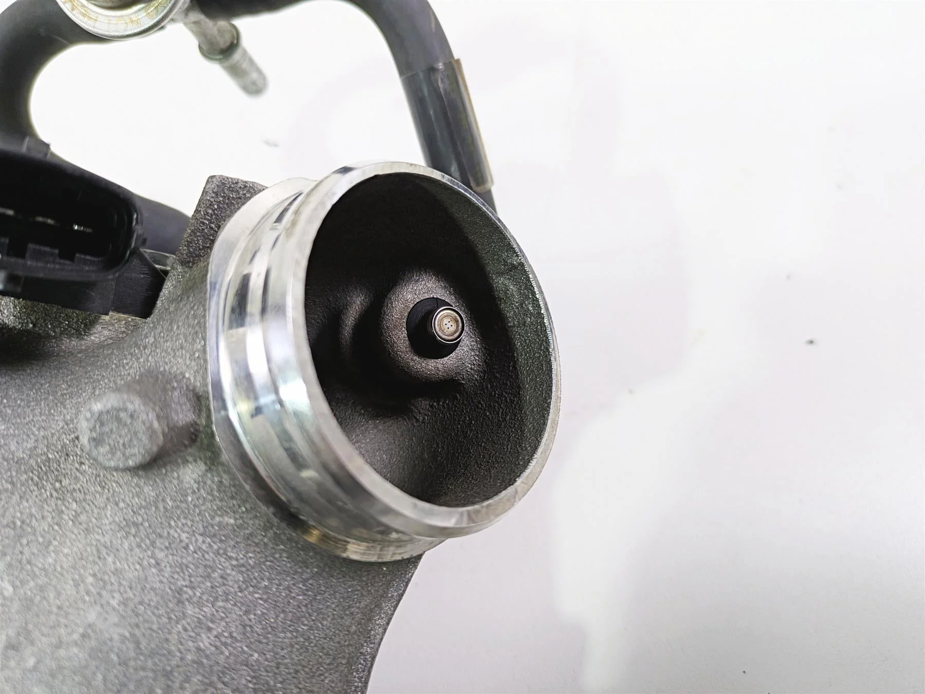 2016 Indian Chief Classic Throttle Body & Intake Manifold 5138214 1204685 - Image 10