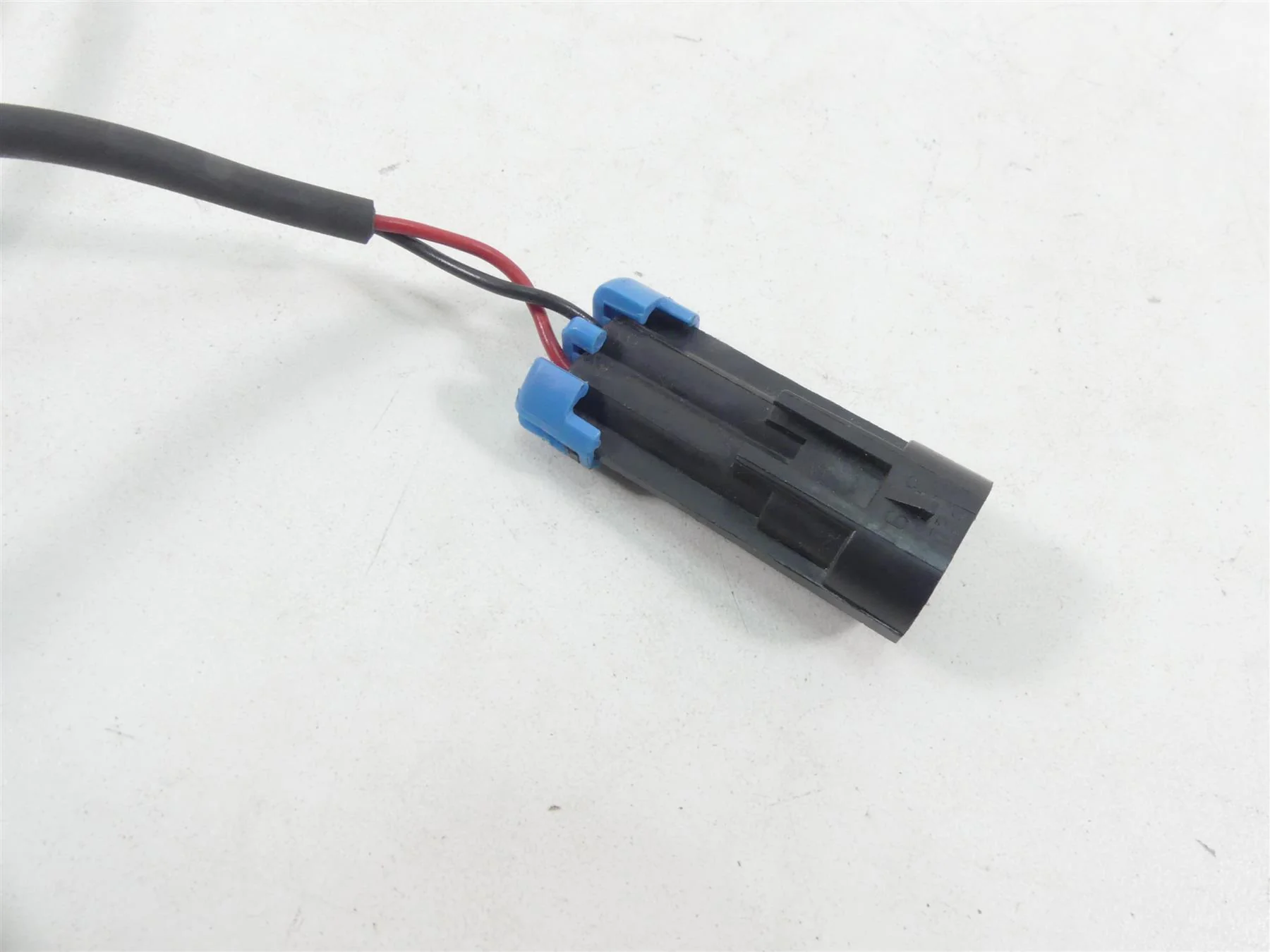 2016 Indian Chieftain Dark Horse Front Abs Brake Wheel Speed Sensor 4013251 - Image 6