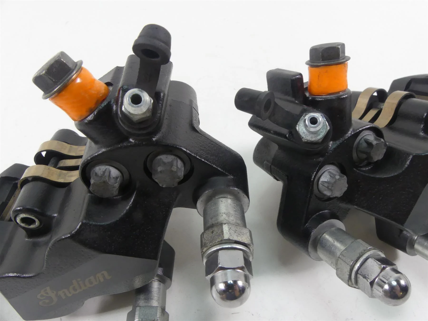 2016 Indian Chieftain Dark Horse Front Brake Caliper Set 1912390 1912391 - Image 6