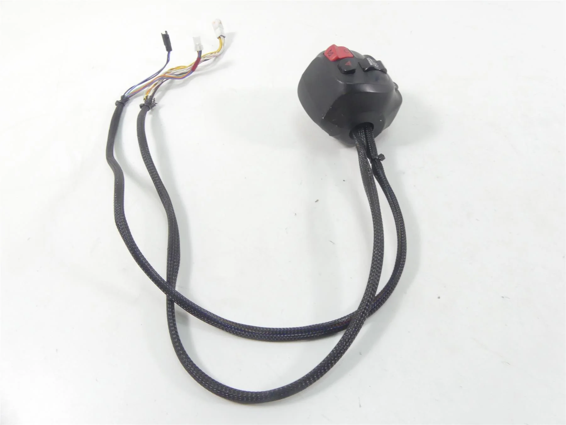 2016 Indian Chieftain Dark Horse Right Start Stop Cruise Control Switch 2413027 - Image 4