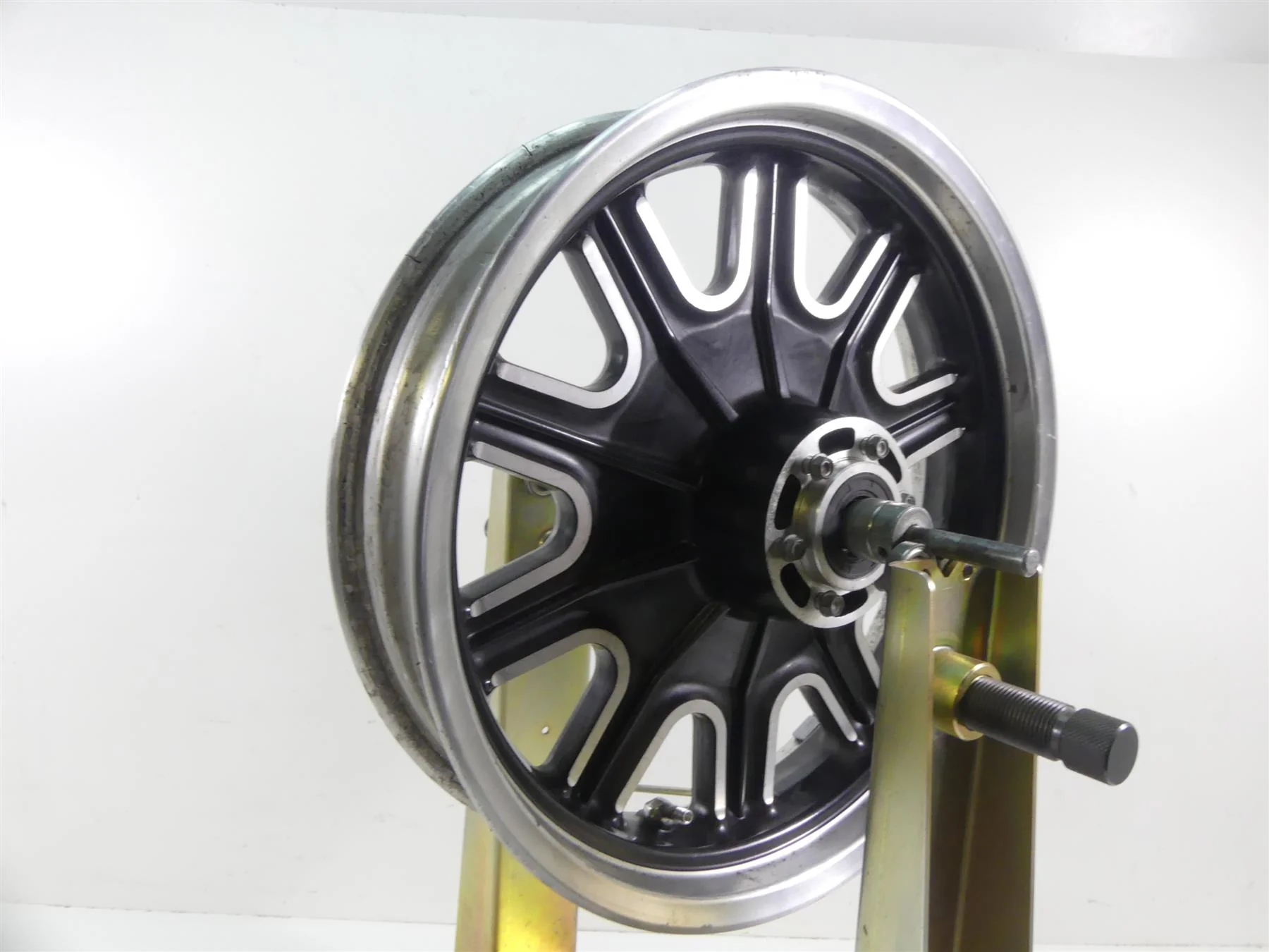 2016 Indian Chieftain Dark Horse Straight Front Cast Wheel Rim 16x3.5 1522505