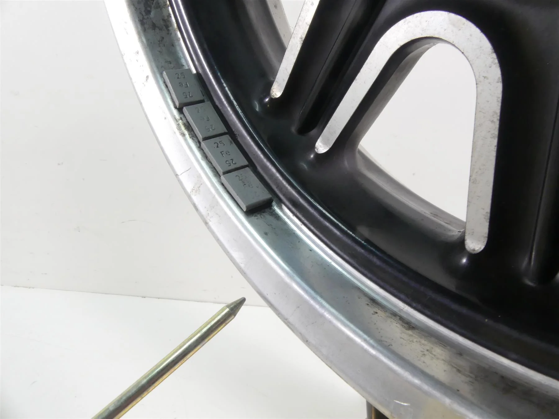 2016 Indian Chieftain Dark Horse Straight Front Cast Wheel Rim 16x3.5 1522505 - Image 4