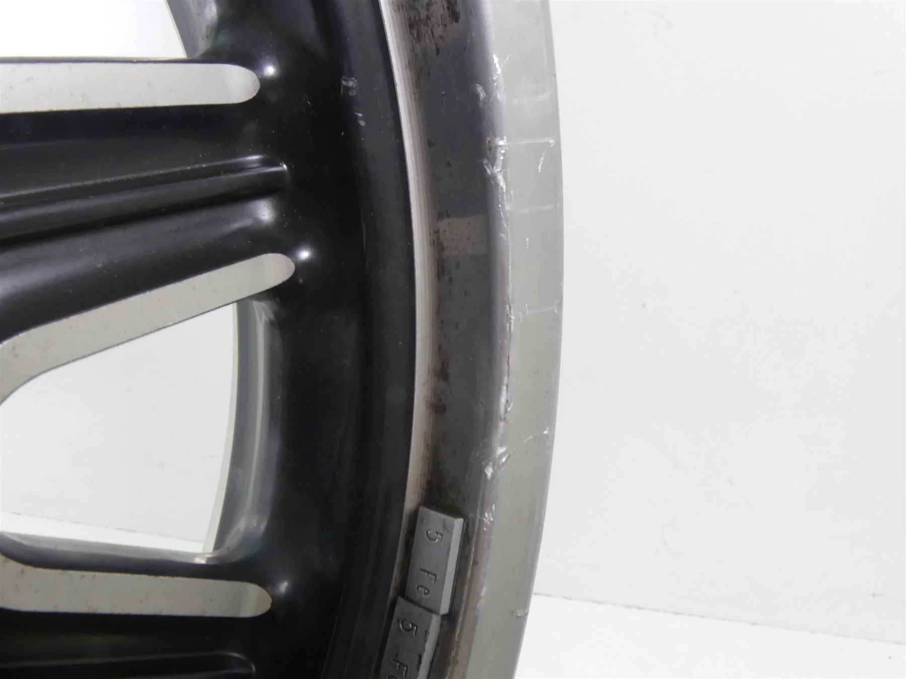 2016 Indian Chieftain Dark Horse Straight Front Cast Wheel Rim 16x3.5 1522505 - Image 5