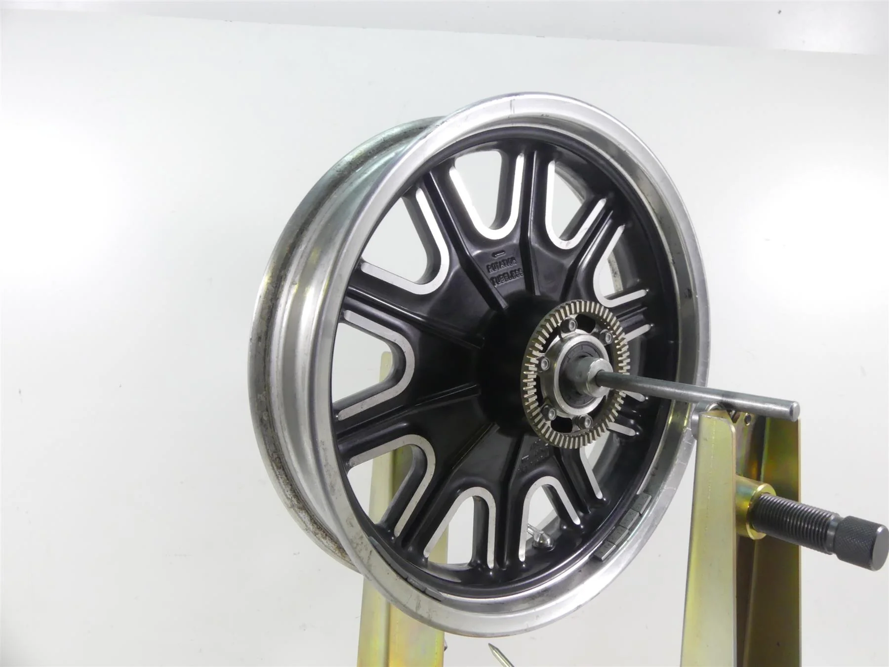 2016 Indian Chieftain Dark Horse Straight Front Cast Wheel Rim 16x3.5 1522505 - Image 6