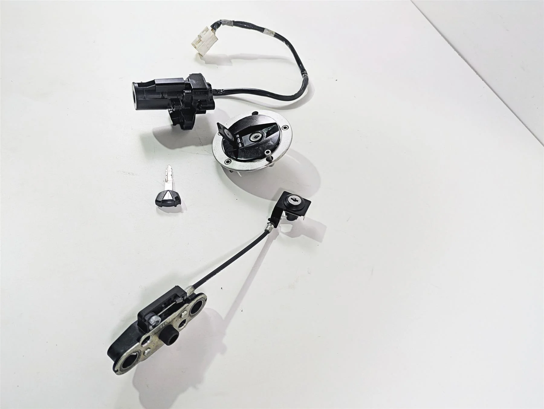 2016 Kawasaki ZX10R Ninja Ignition Switch Key Lock Tank Cap Set 27048-5104 - Image 3