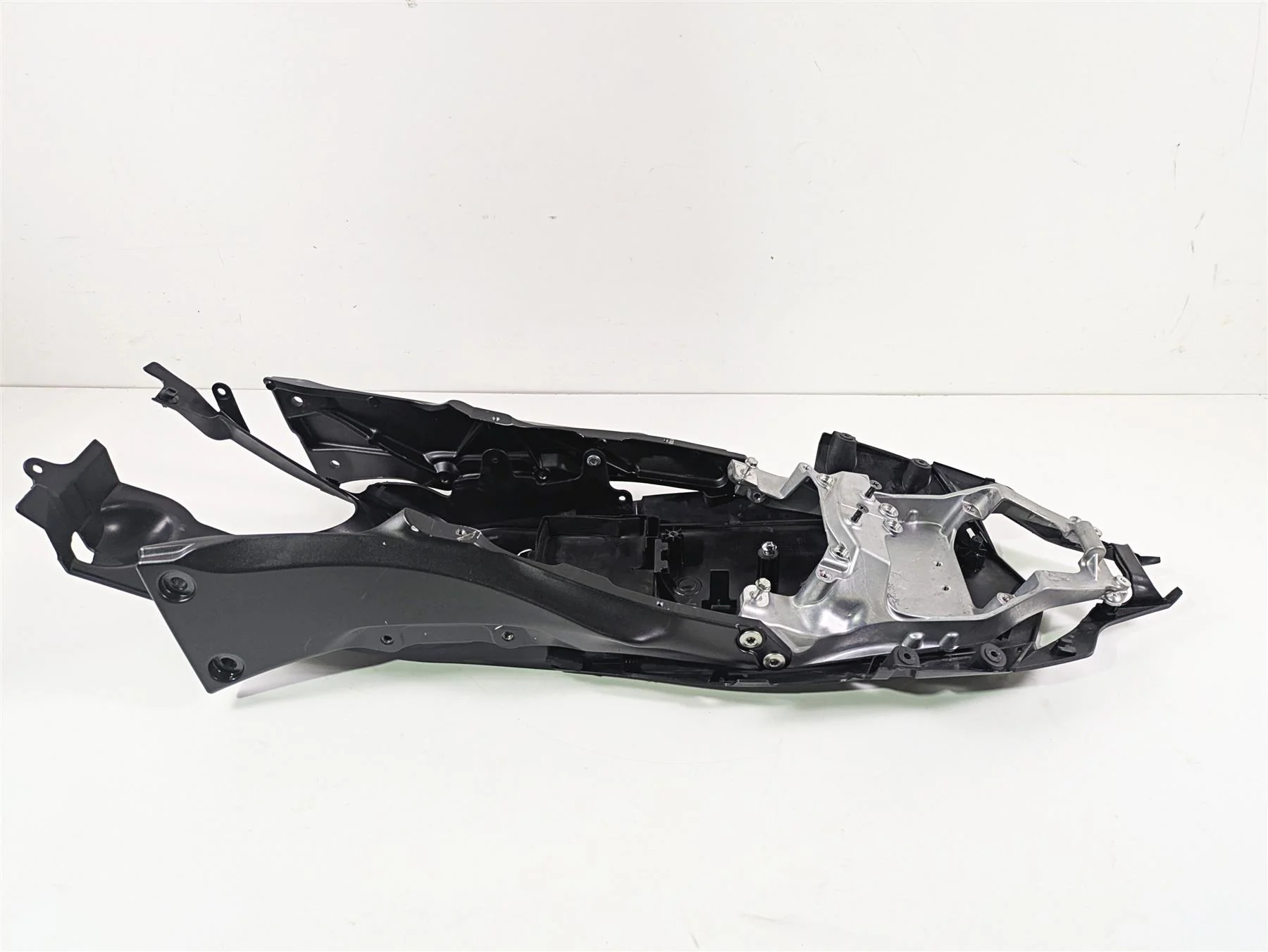 2016 Kawasaki ZX10R Ninja Rear Subframe & Inner Fender 32160-0801 32160-0885