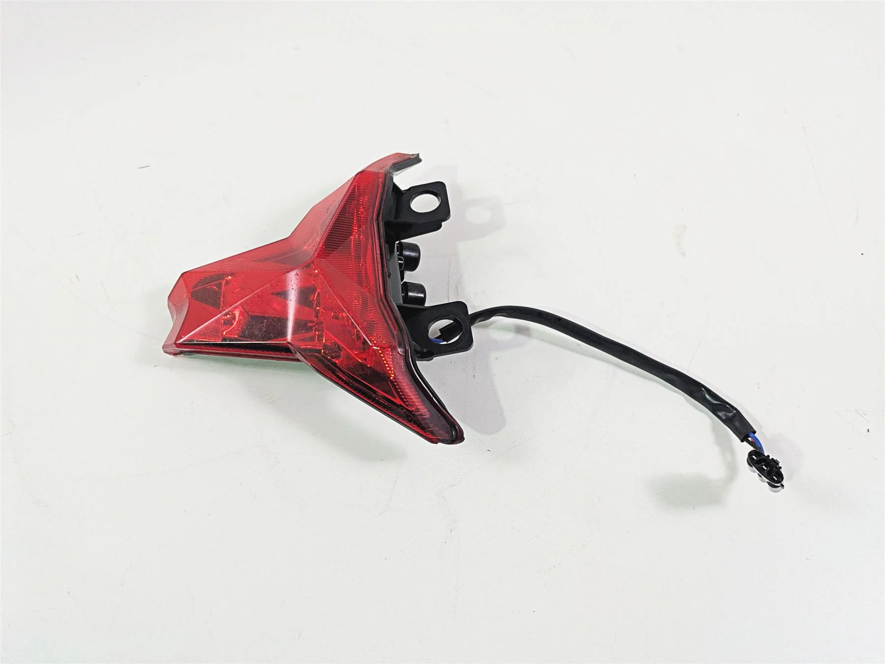 2016 Kawasaki ZX10R Ninja Rear Taillight Tail Lamp - Read 23025-0332 23025-0377 - Image 2