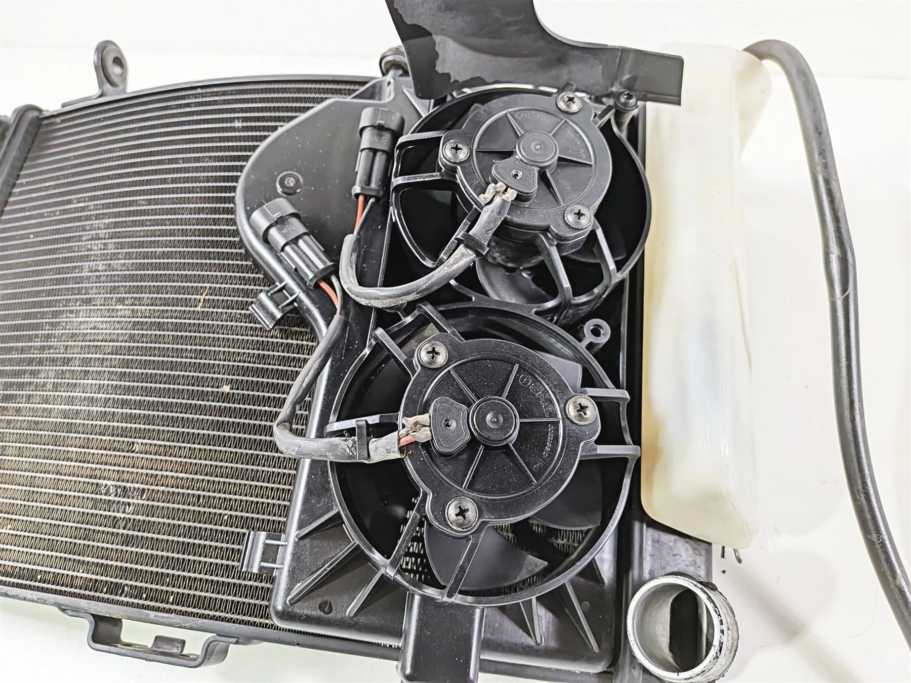 2016 KTM 1290 Super Adventure Radiator Fan Reservoir Set - No Leaks 60335010100 - Image 10