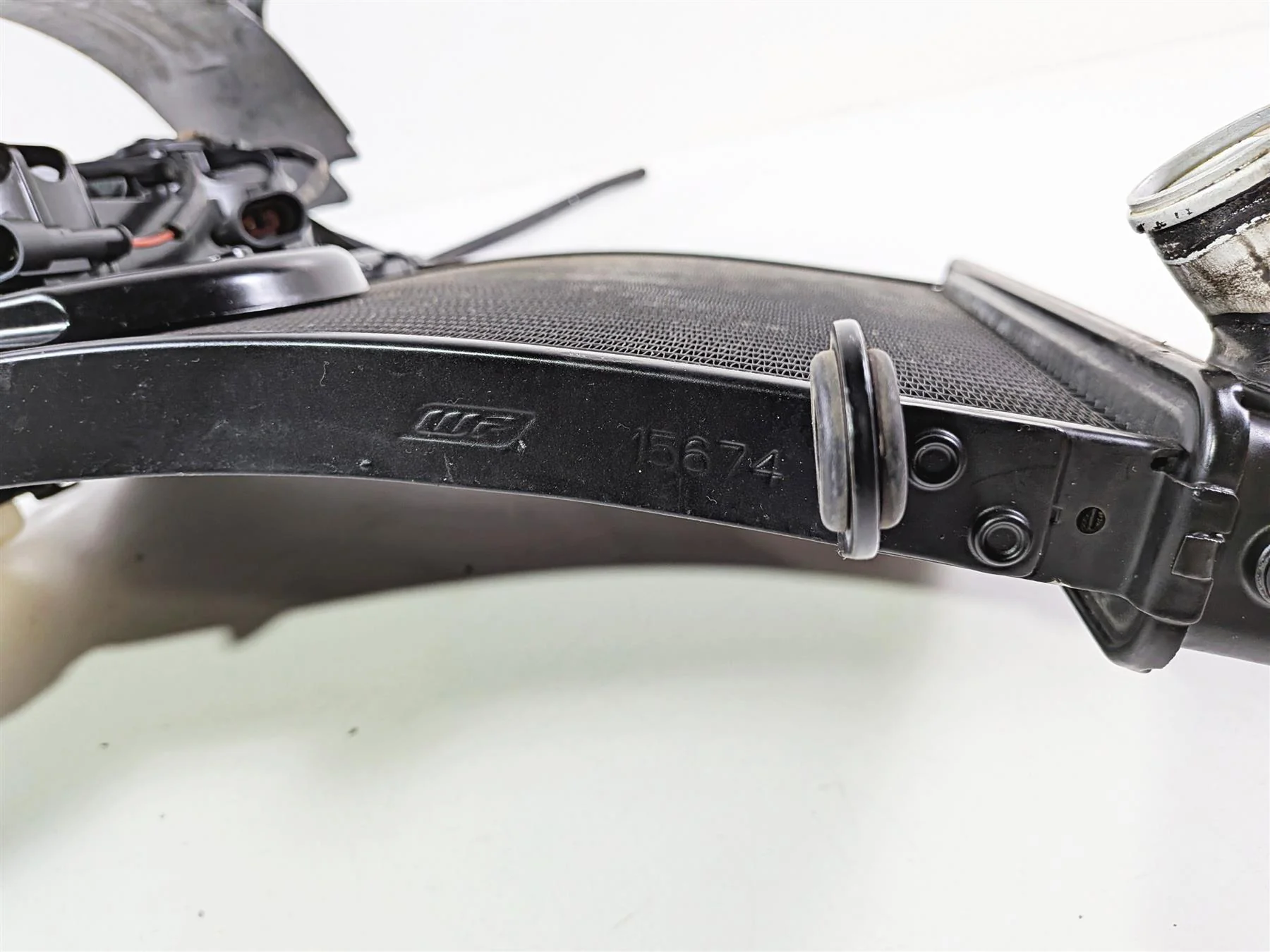 2016 KTM 1290 Super Adventure Radiator Fan Reservoir Set - No Leaks 60335010100 - Image 12