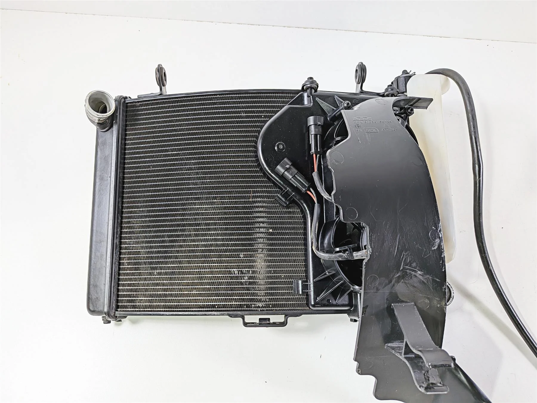 2016 KTM 1290 Super Adventure Radiator Fan Reservoir Set - No Leaks 60335010100 - Image 2