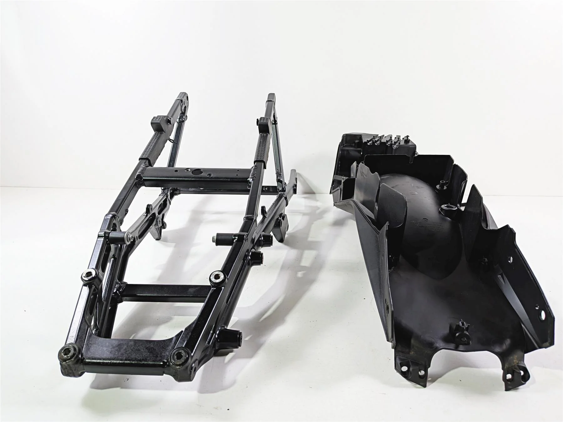 2016 KTM 1290 Super Adventure Rear Sub Frame Subframe 6030300200033 - Image 2