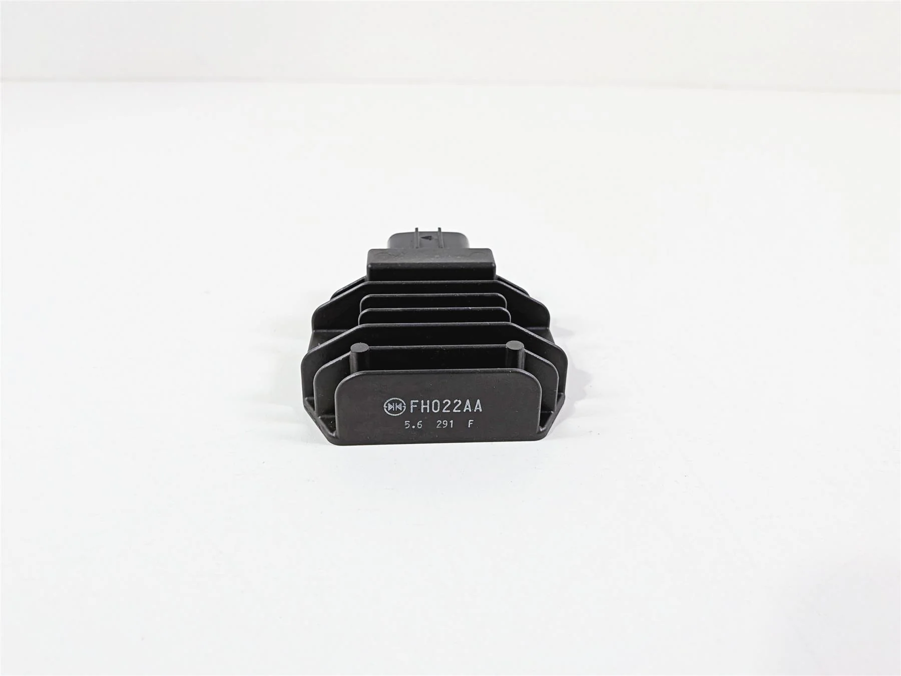 2016 KTM 1290 Super Adventure Rectifier Voltage Regulator 60311034000 FH022AA - Image 4