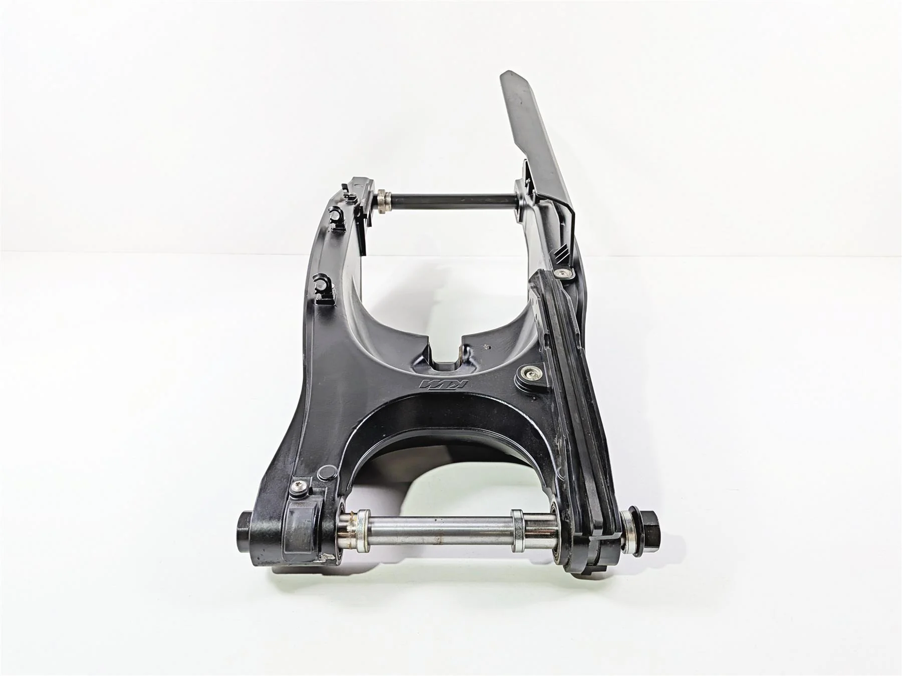 2016 KTM 1290 Super Adventure Swingarm Swing Arm & Axle 6040403004433 - Image 3