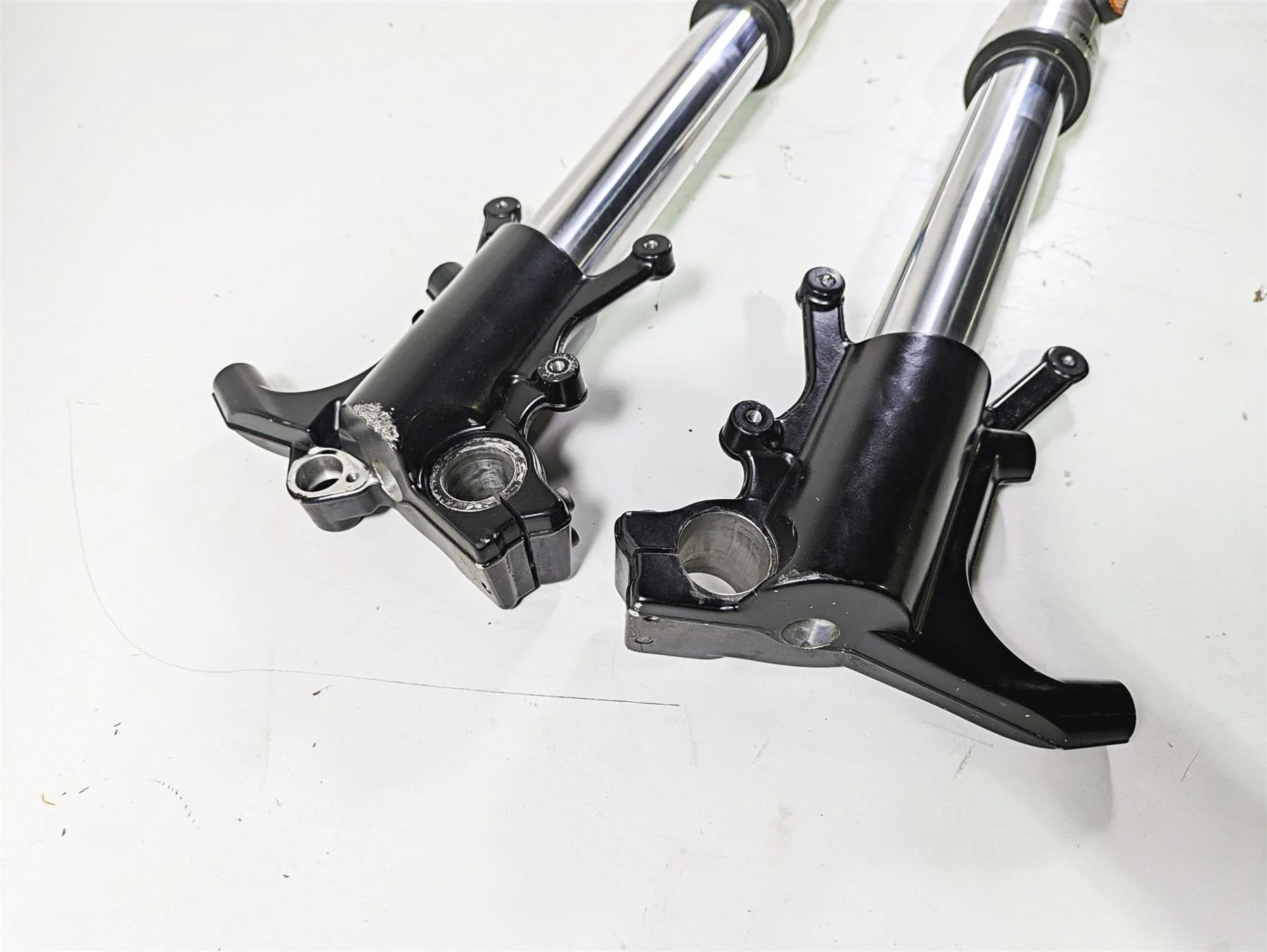 2016 Moto Guzzi Stelvio 1200 8V NTX 2A Series Front Fork Leg Set 887091 887092 - Image 10