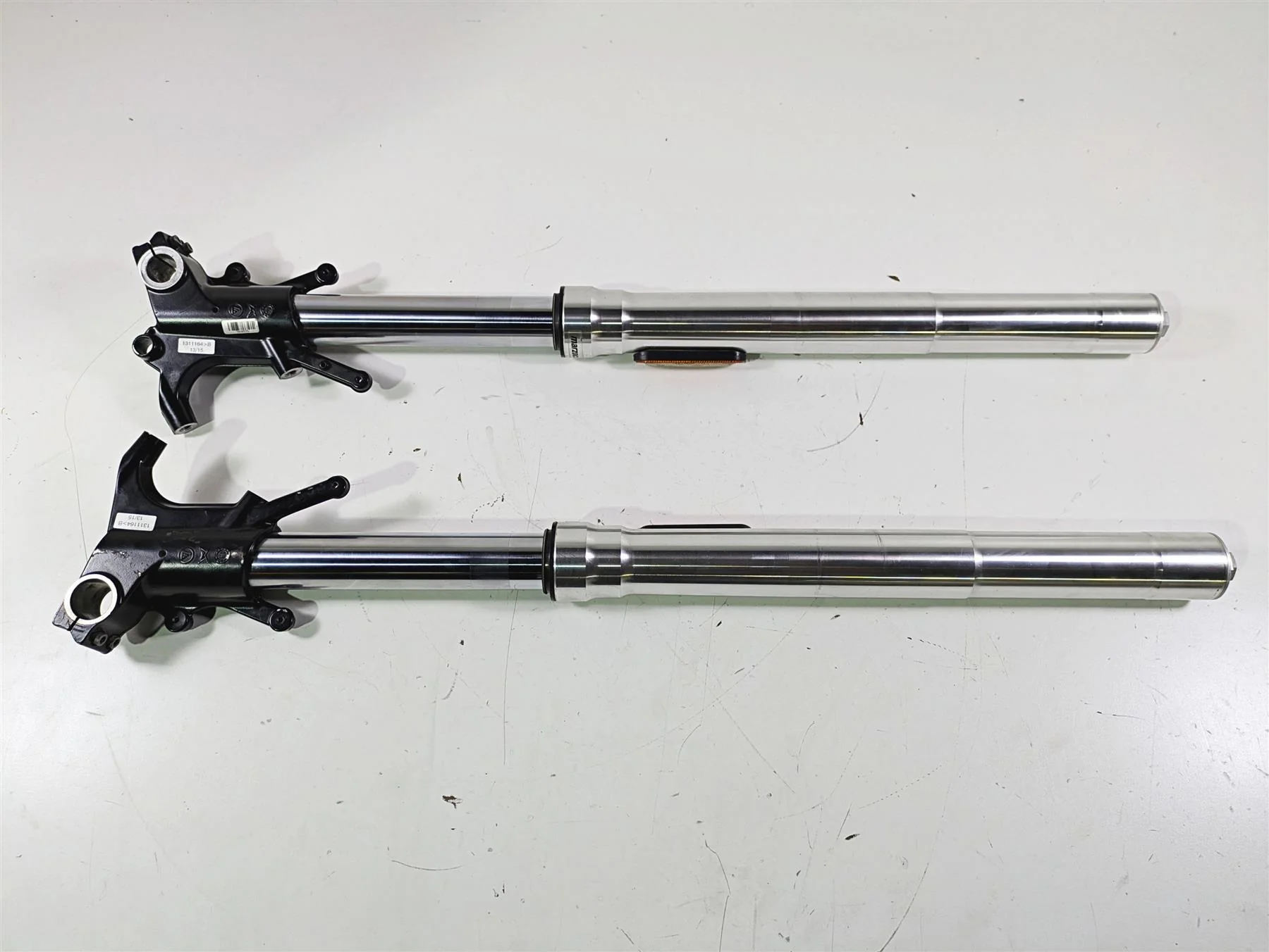 2016 Moto Guzzi Stelvio 1200 8V NTX 2A Series Front Fork Leg Set 887091 887092 - Image 2
