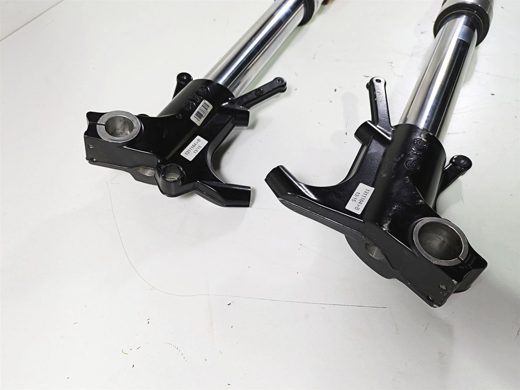 2016 Moto Guzzi Stelvio 1200 8V NTX 2A Series Front Fork Leg Set 887091 887092 - Image 7