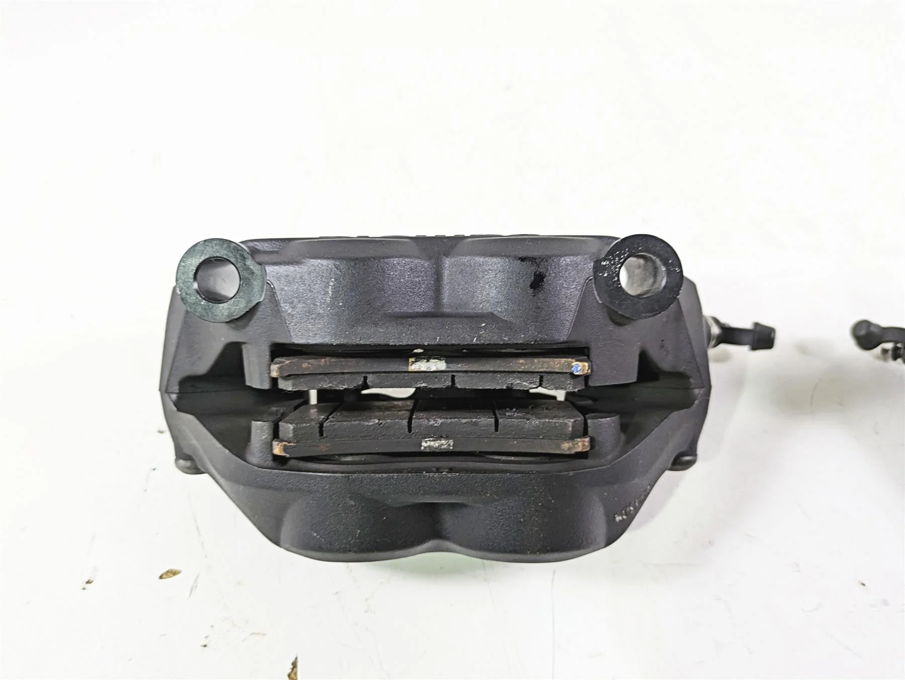2016 Moto Guzzi Stelvio 1200 8V NTX Brembo Front Brake Caliper Set 887067 887068 - Image 9