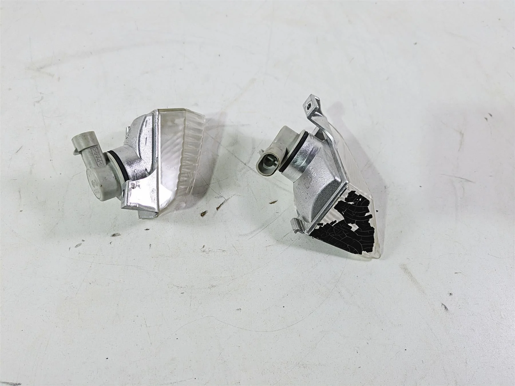 2016 Moto Guzzi Stelvio 1200 8V NTX Front Blinker Set - Read 978428 978427 - Image 4