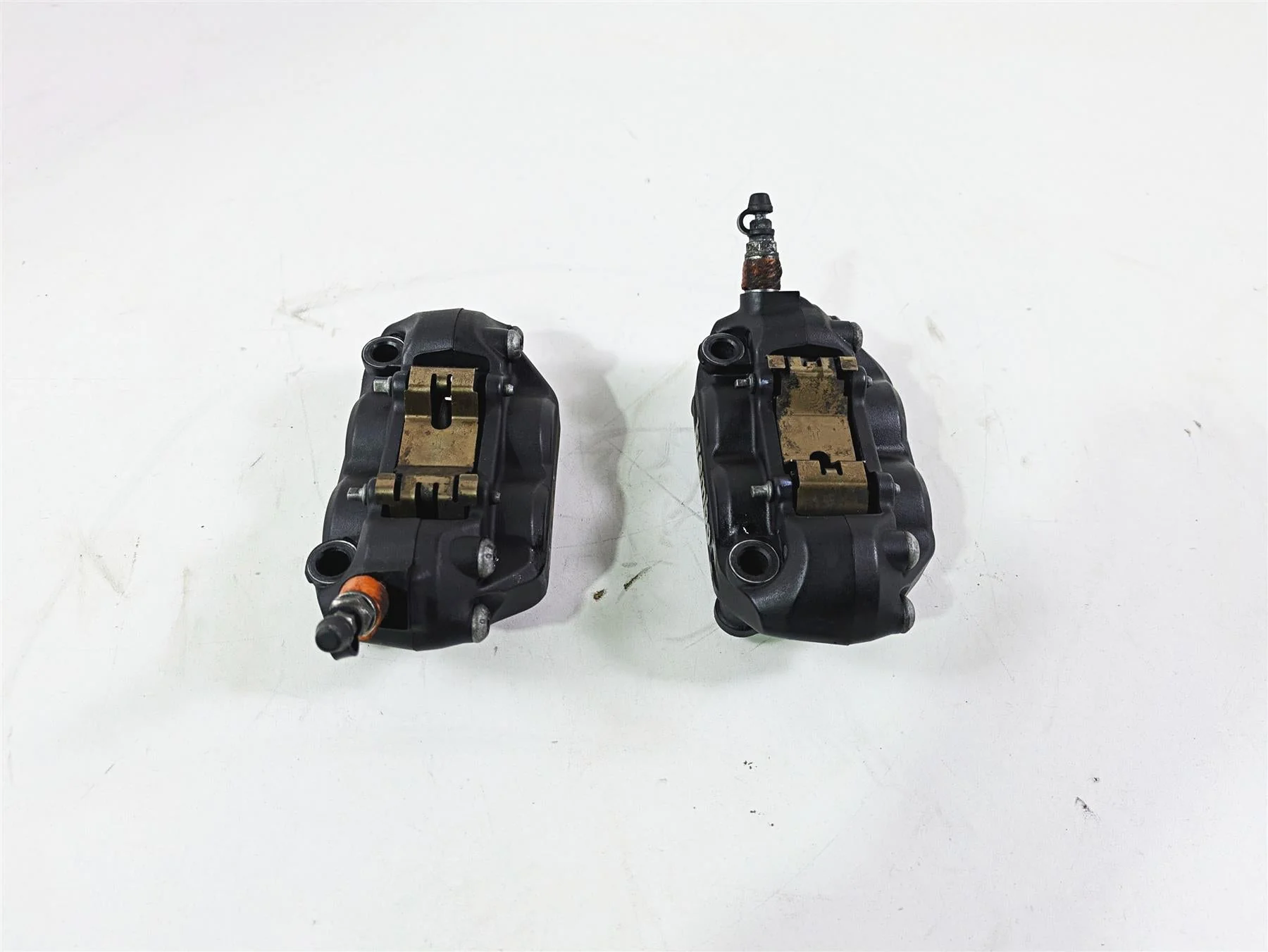 2016 Moto Guzzi Stelvio 1200 8V NTX Front Brake Caliper Set 100mm 887067 887068 - Image 2