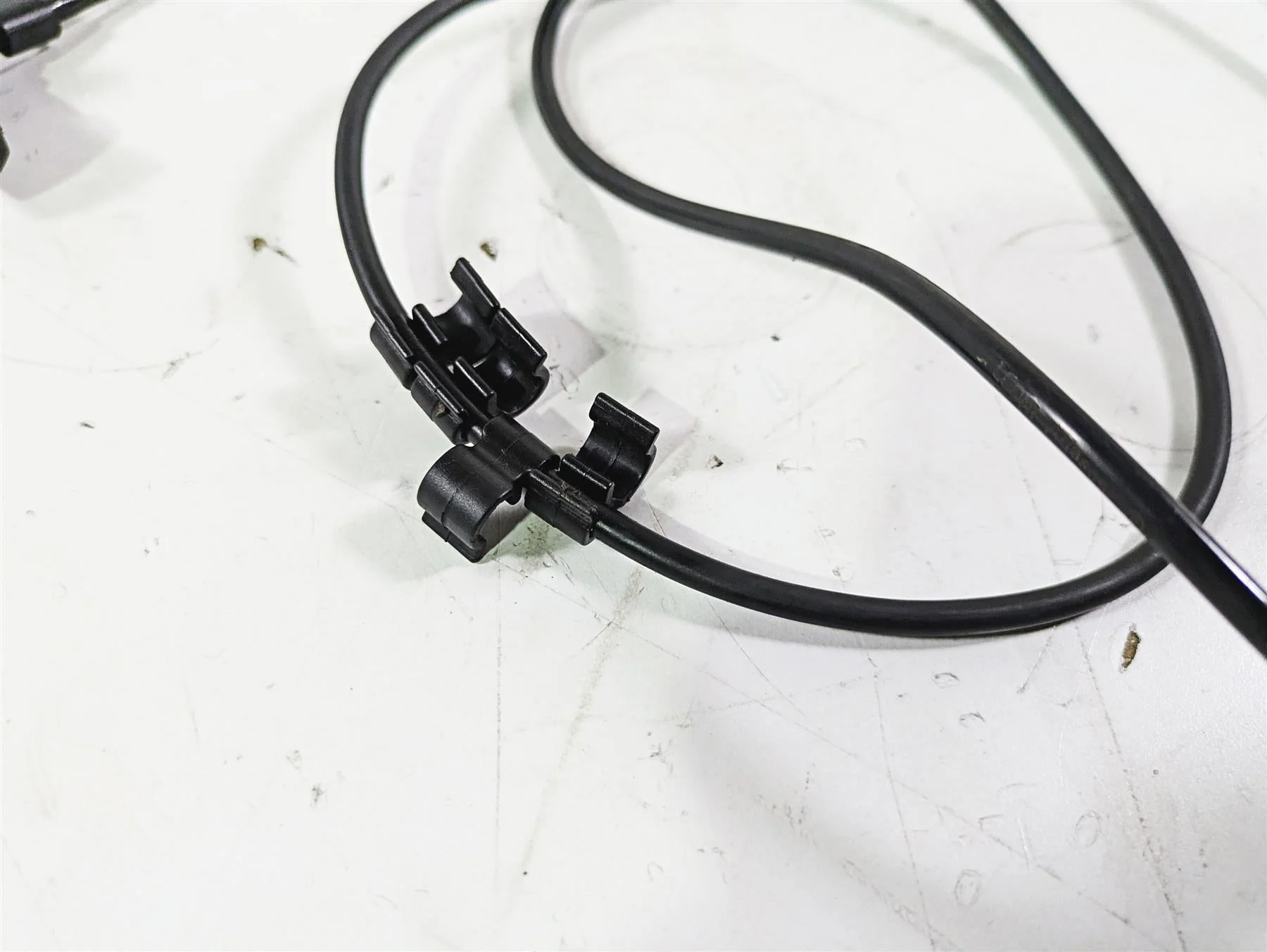 2016 Moto Guzzi Stelvio 1200 8V NTX Front Wheel Speed Abs Brake Sensor 859792 - Image 11