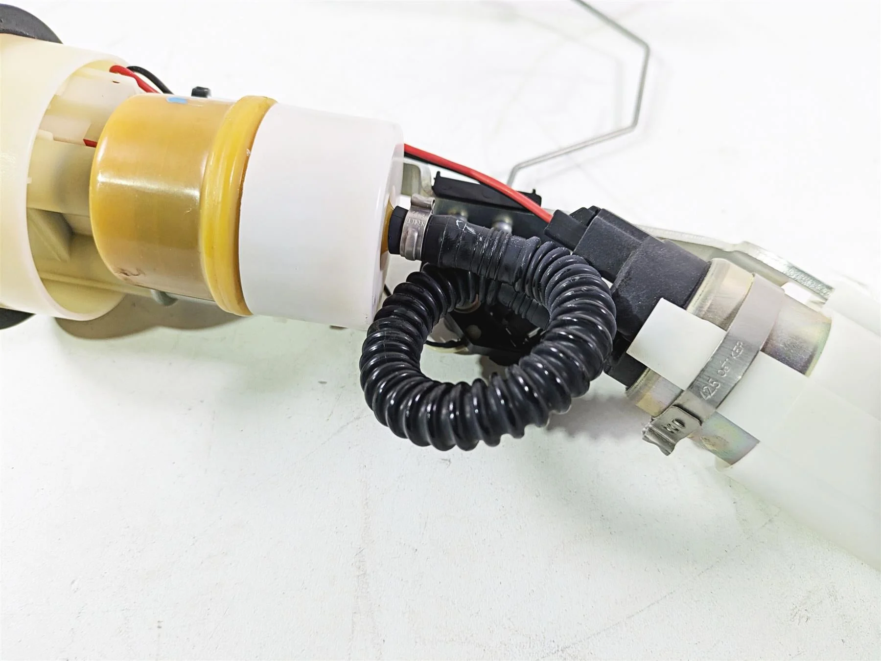 2016 Moto Guzzi Stelvio 1200 8V NTX Fuel Gas Petrol Pump + Level Sender 897636 - Image 5