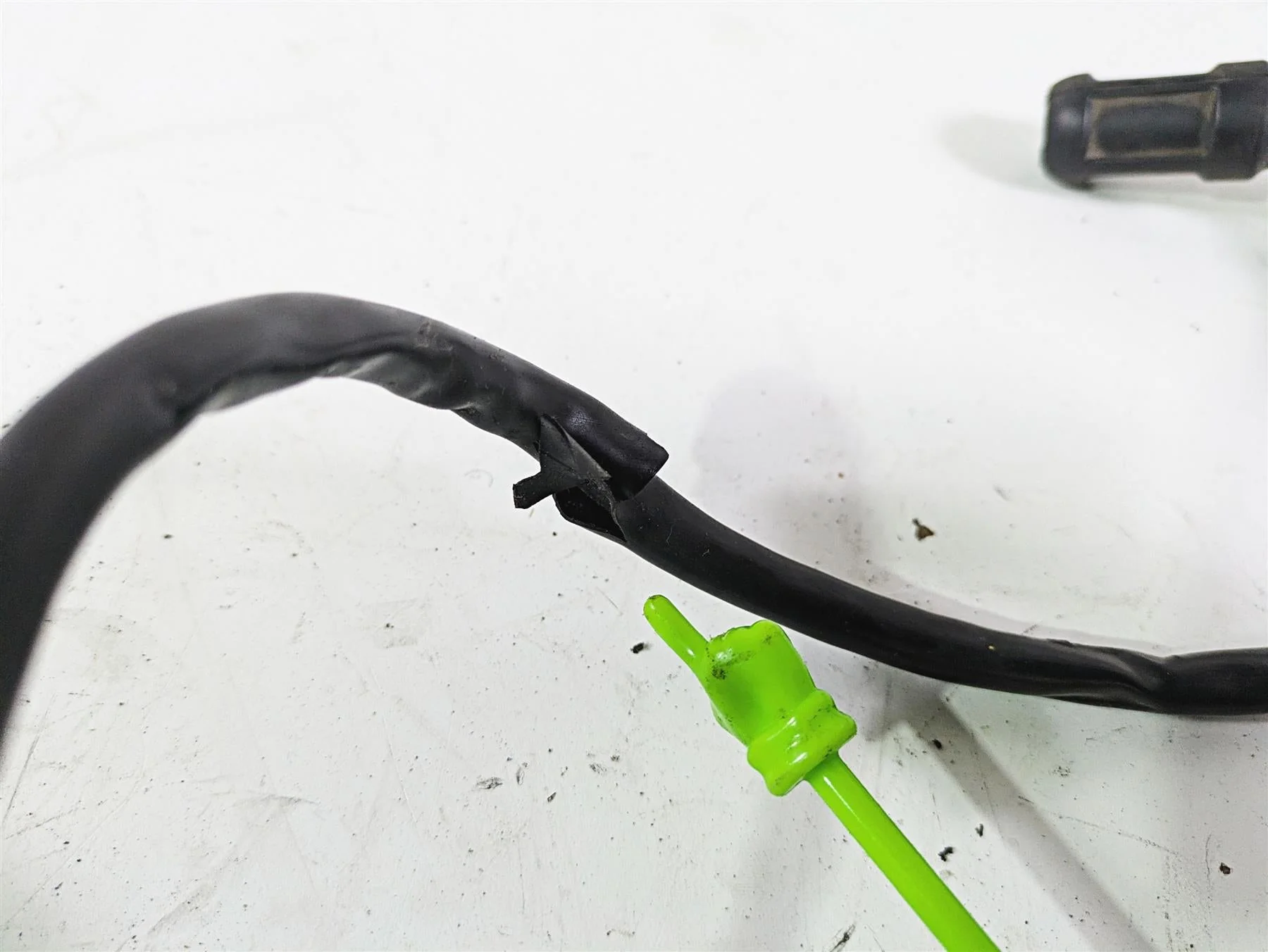 2016 Moto Guzzi Stelvio 1200 8V NTX Ignition Coil Wires Plugs Set GU30716500 - Image 2