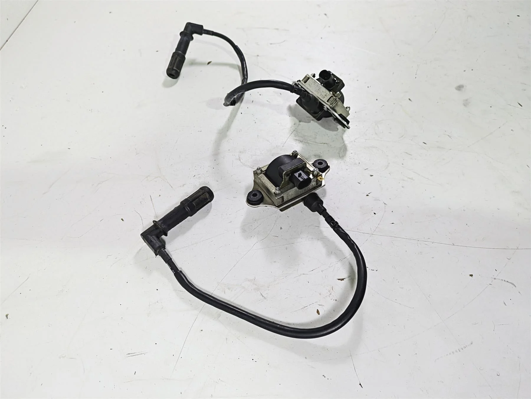 2016 Moto Guzzi Stelvio 1200 8V NTX Ignition Coil Wires Plugs Set GU30716500 - Image 3